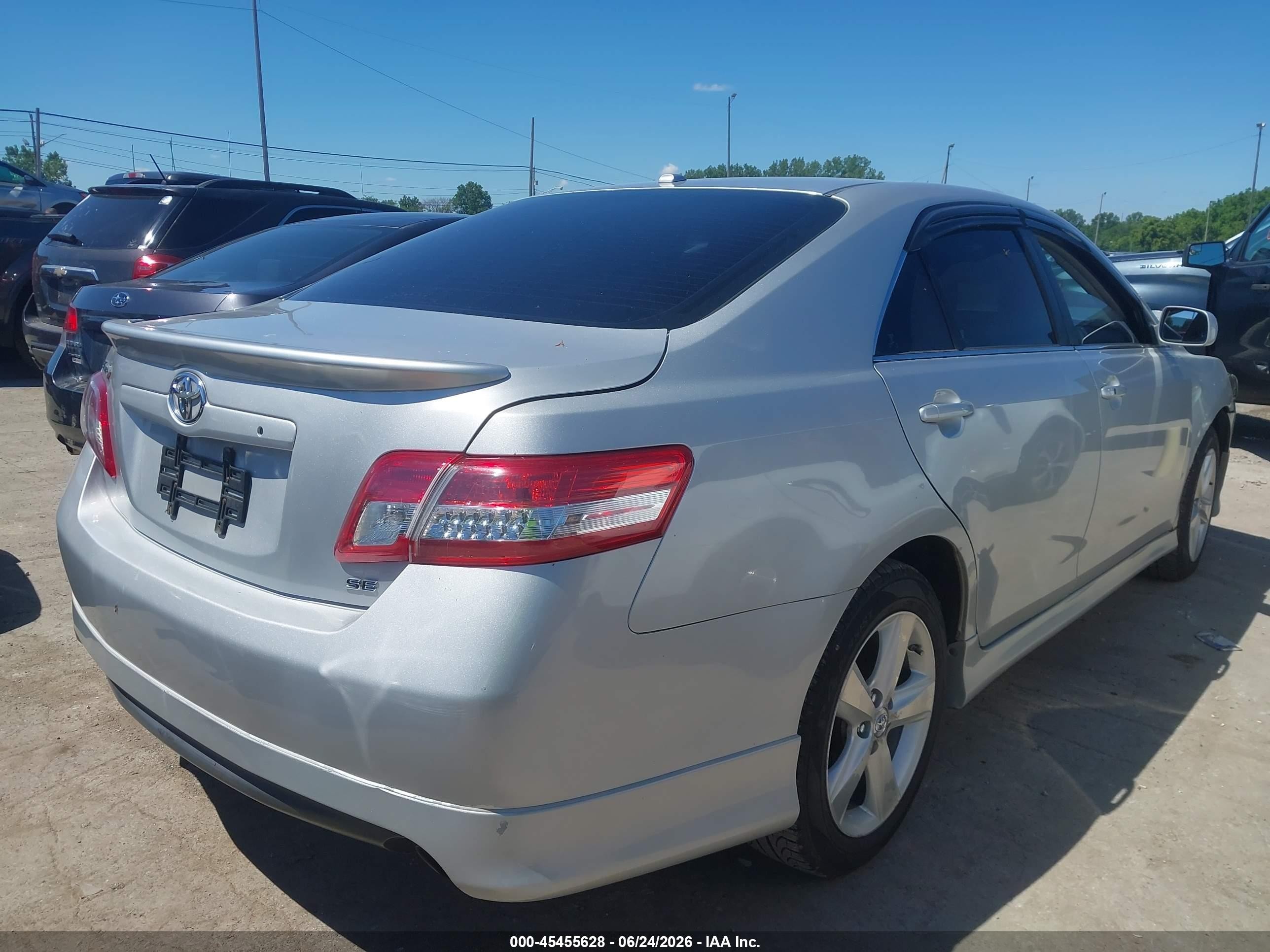 2010 Toyota Camry Se Silver vin: 4T1BF3EK4AU031860