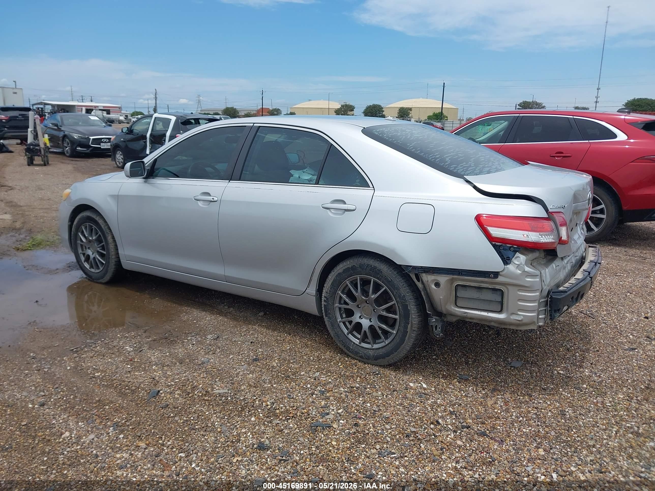 2010 Toyota Camry Le Серебряный vin: 4T1BF3EK4AU039652