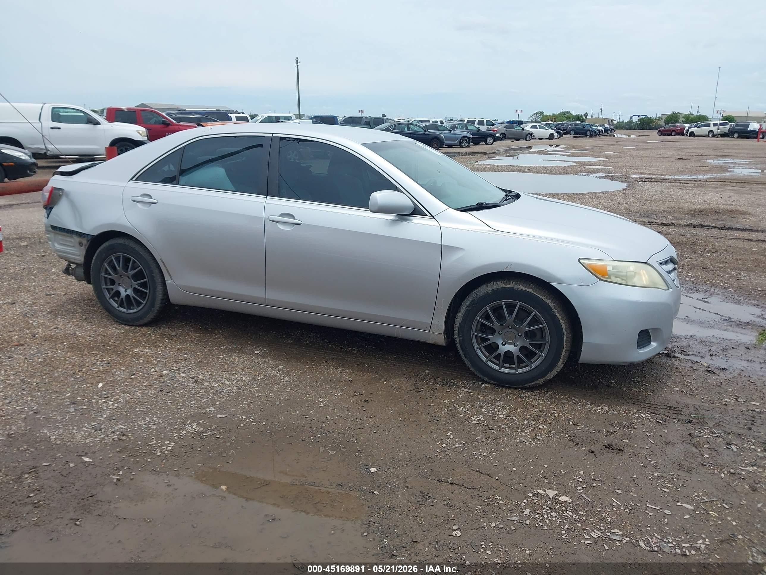 2010 Toyota Camry Le Серебряный vin: 4T1BF3EK4AU039652