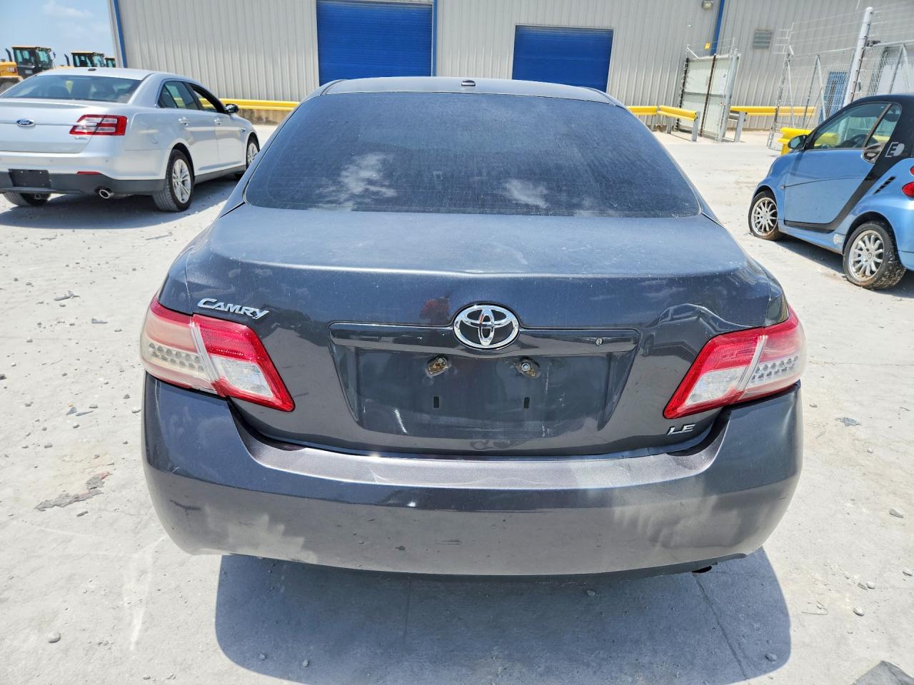 2010 Toyota Camry Le Серый vin: 4T1BF3EK4AU050747
