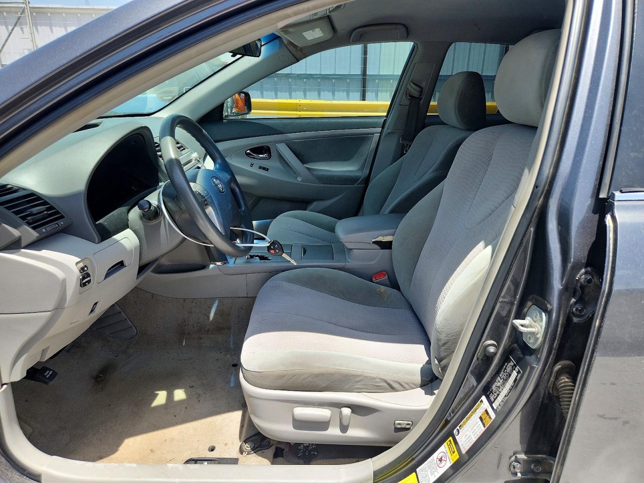 2010 Toyota Camry Le Серый vin: 4T1BF3EK4AU050747