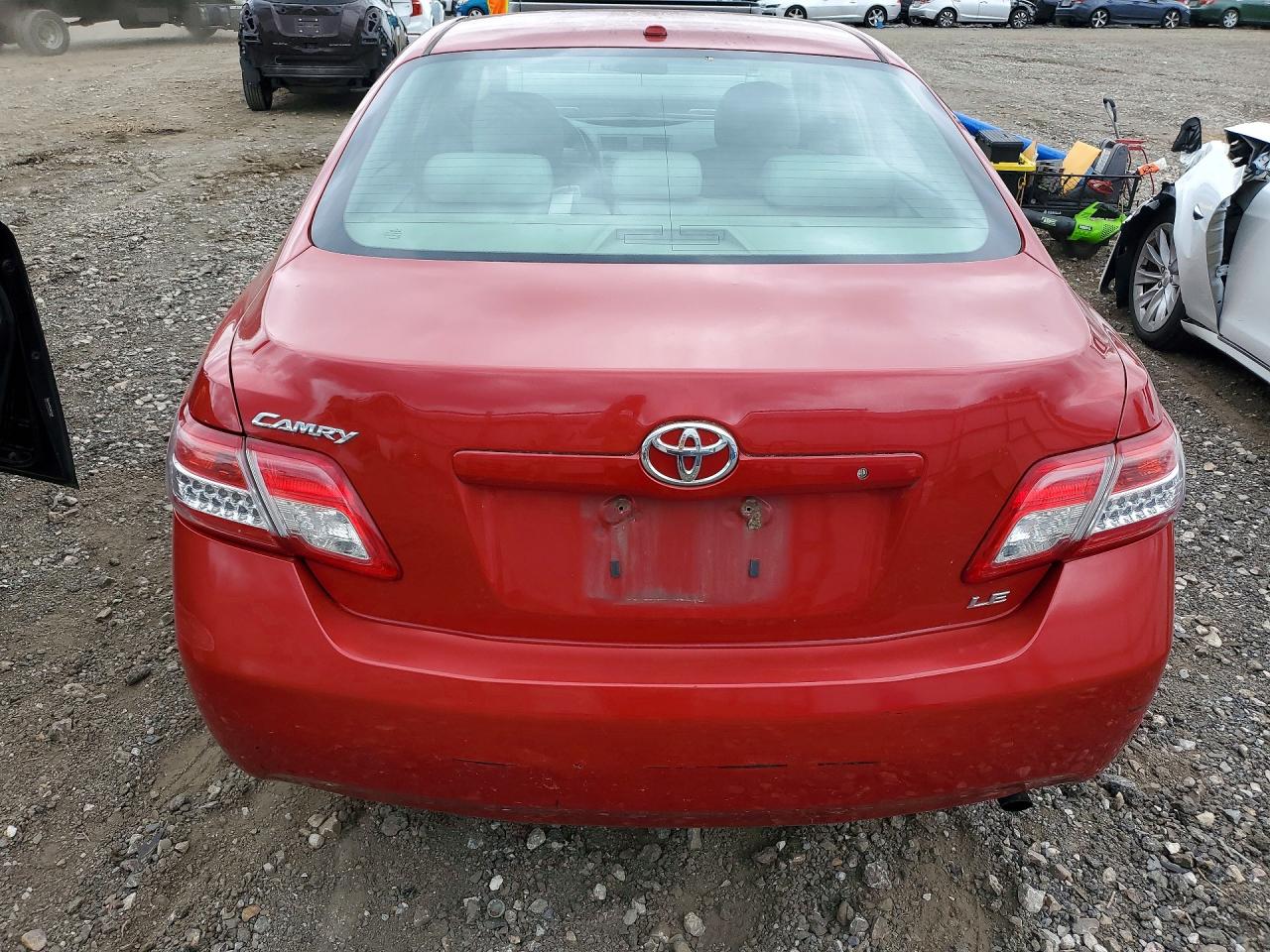 2010 Toyota Camry Le Red vin: 4T1BF3EK4AU066348