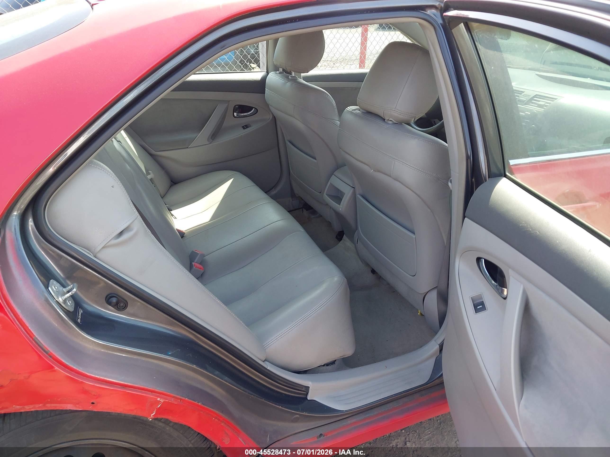 2010 Toyota Camry Le Red vin: 4T1BF3EK4AU072232