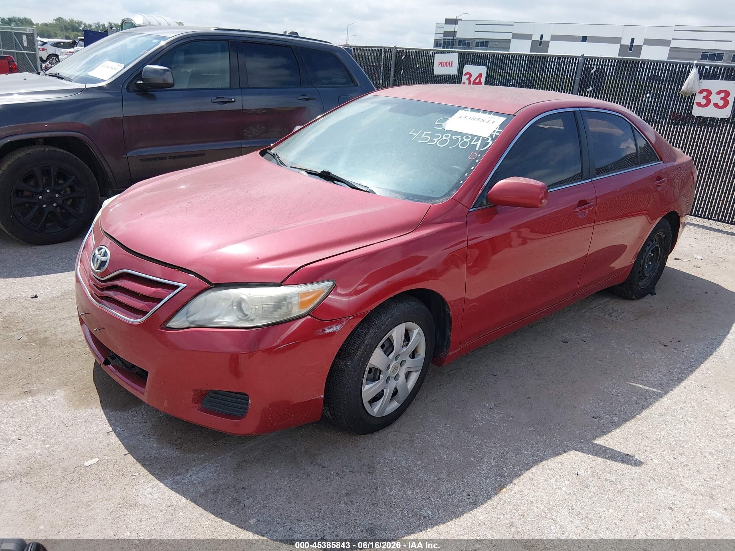 2010 Toyota Camry Le Красный vin: 4T1BF3EK4AU074501