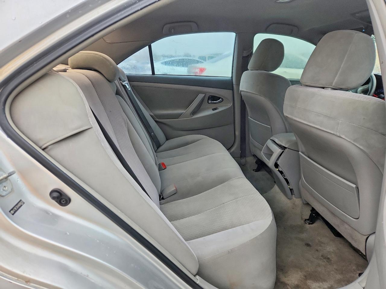 2010 Toyota Camry Le Silver vin: 4T1BF3EK4AU090293