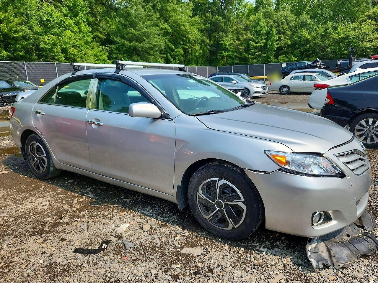 2010 Toyota Camry Le Silver vin: 4T1BF3EK4AU090732