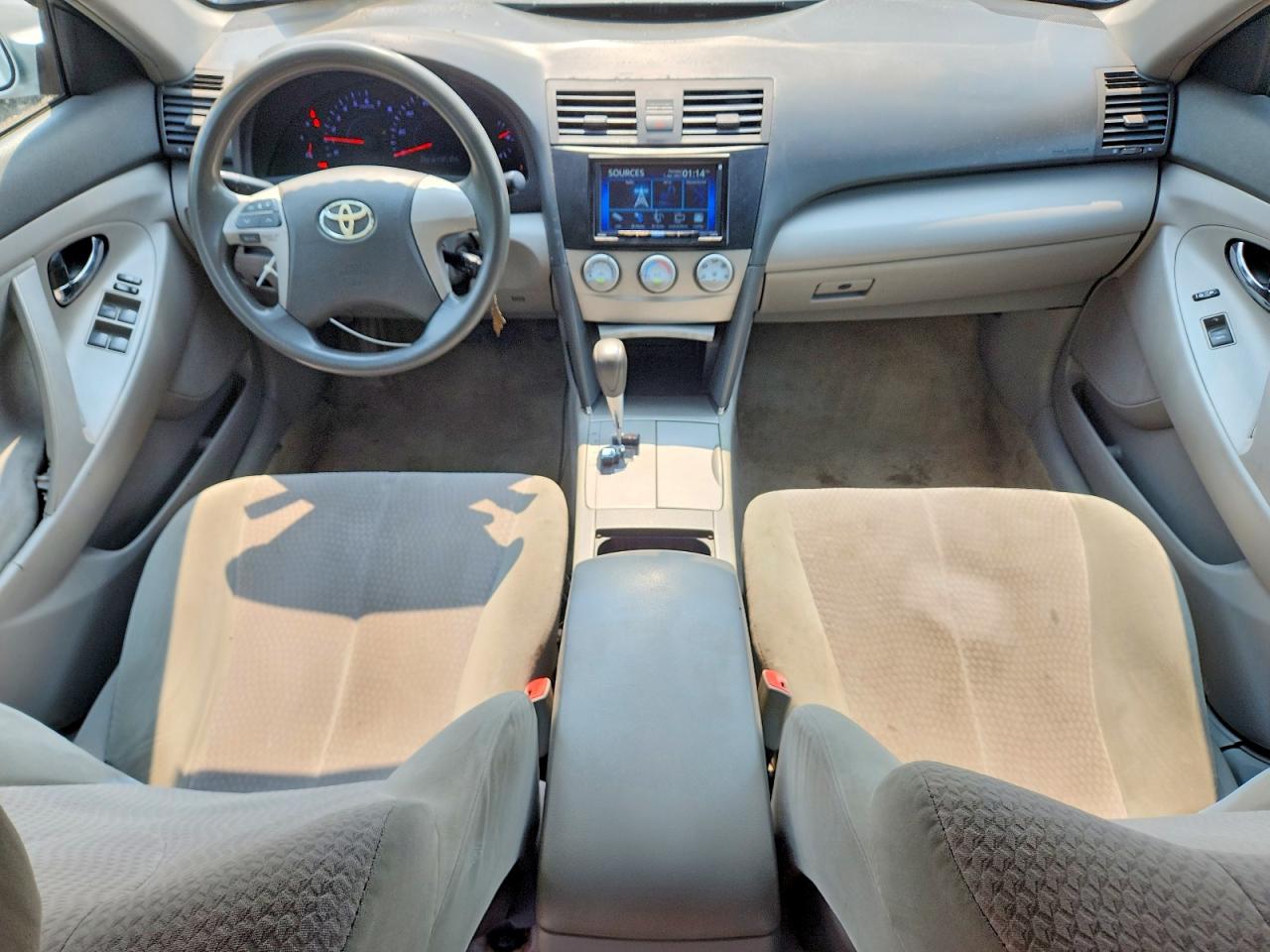 2010 Toyota Camry Le Silver vin: 4T1BF3EK4AU090732