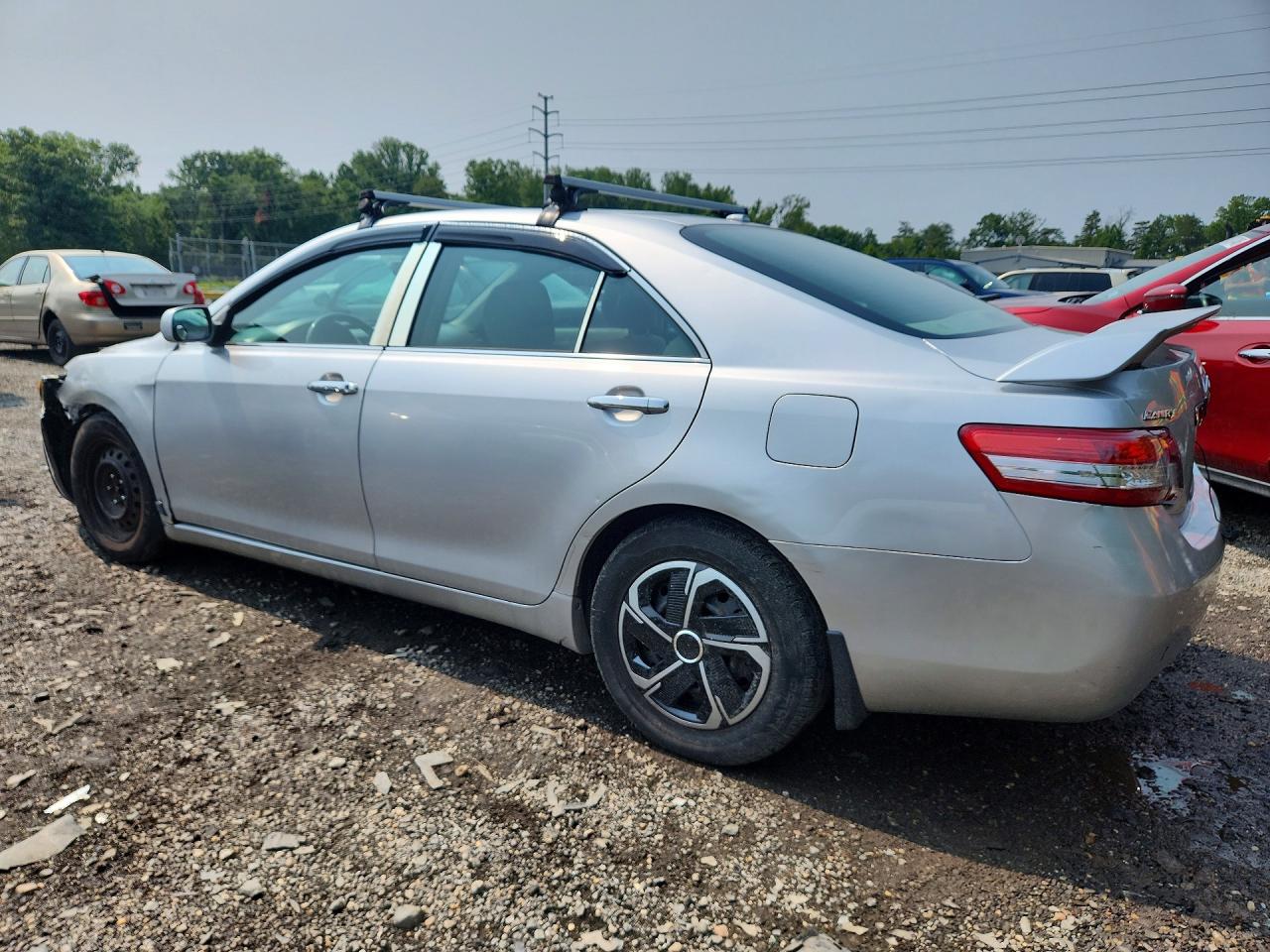 2010 Toyota Camry Le Silver vin: 4T1BF3EK4AU090732
