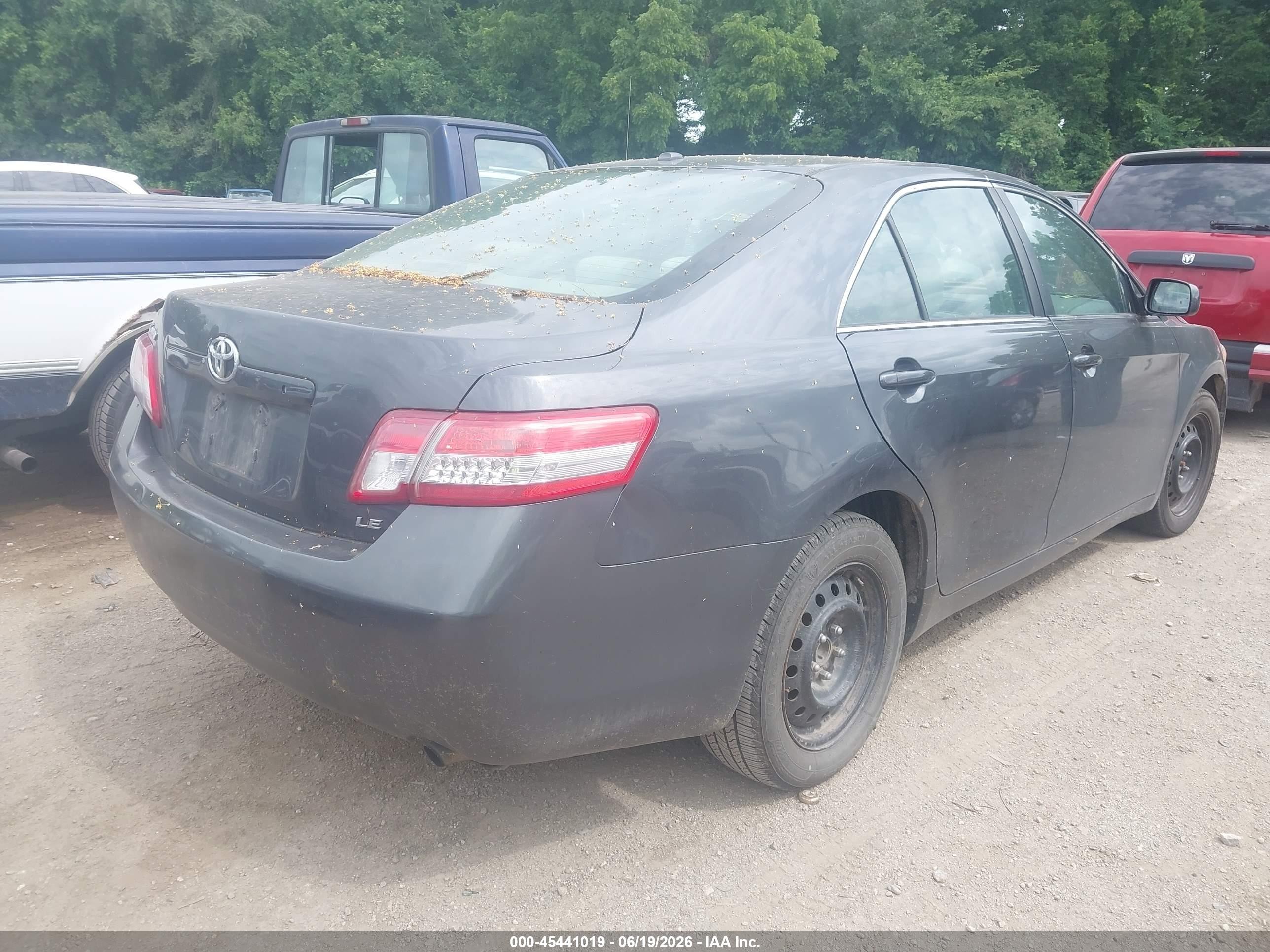 2010 Toyota Camry Le Gray vin: 4T1BF3EK4AU103754