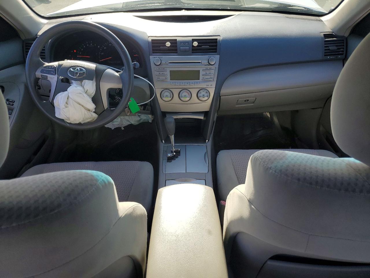 2010 Toyota Camry Le Silver vin: 4T1BF3EK4AU113068