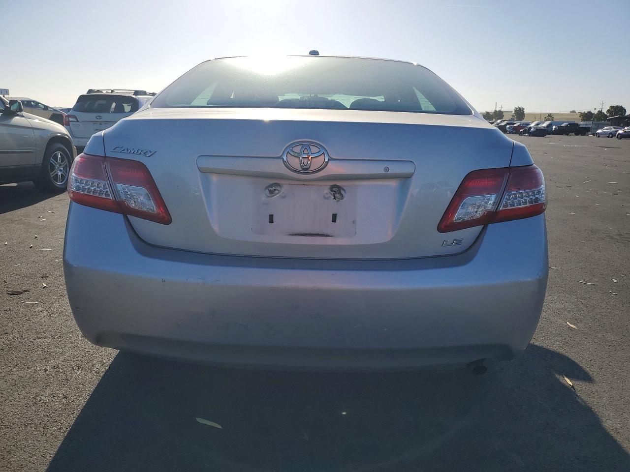 2010 Toyota Camry Le Silver vin: 4T1BF3EK4AU113068