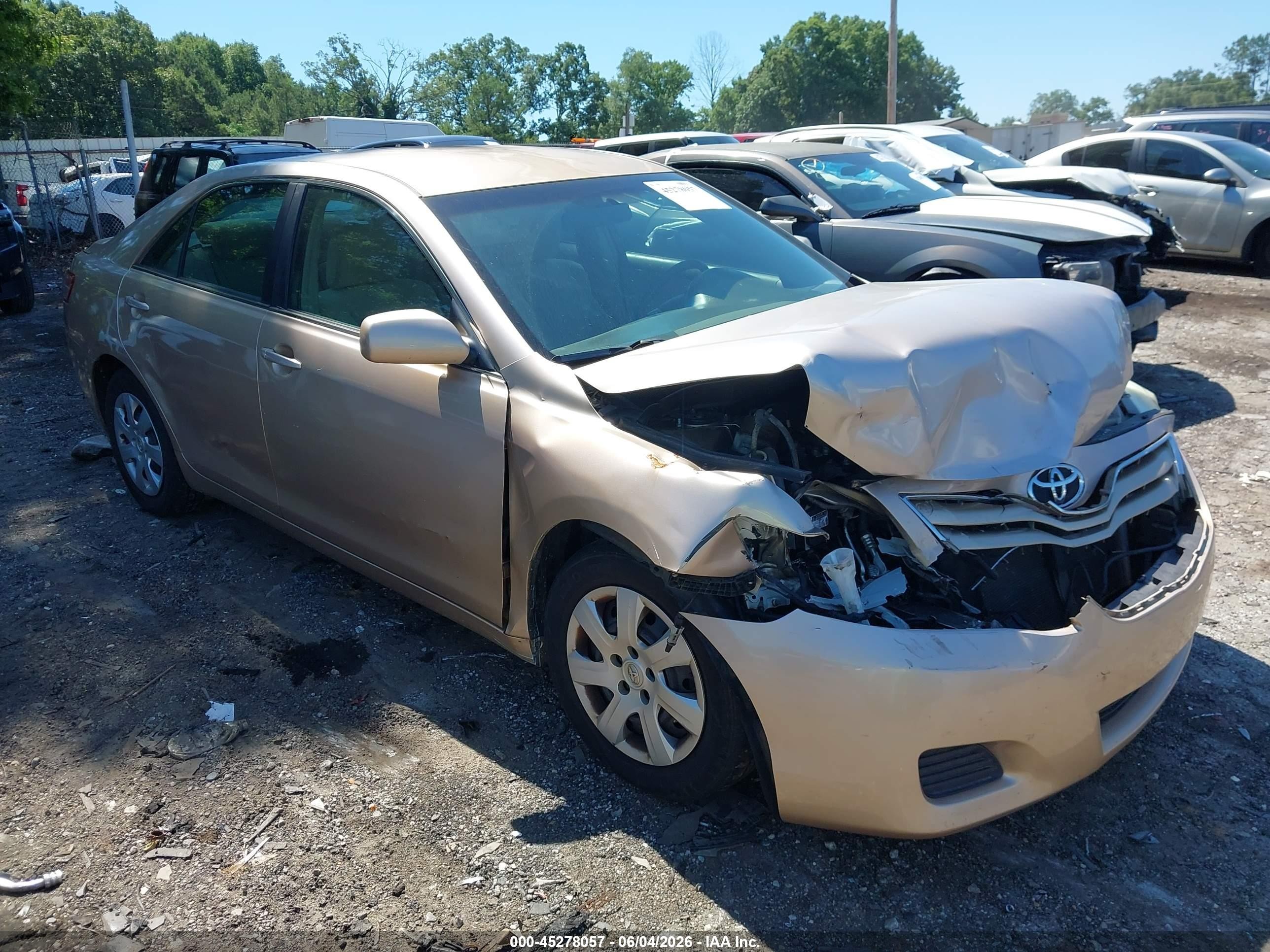 2010 Toyota Camry Le Gold vin: 4T1BF3EK4AU542310