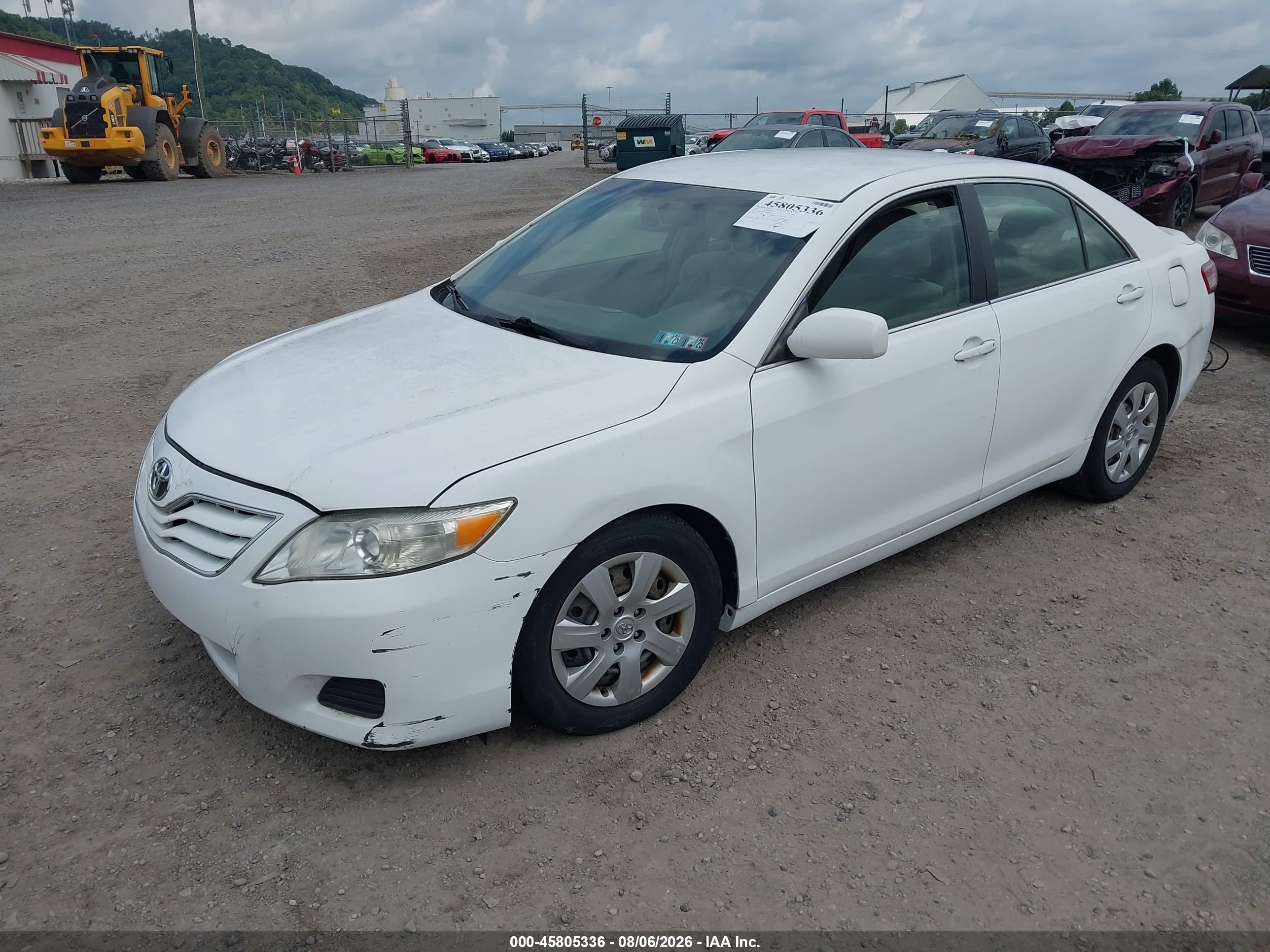 2010 Toyota Camry Le White vin: 4T1BF3EK4AU564338