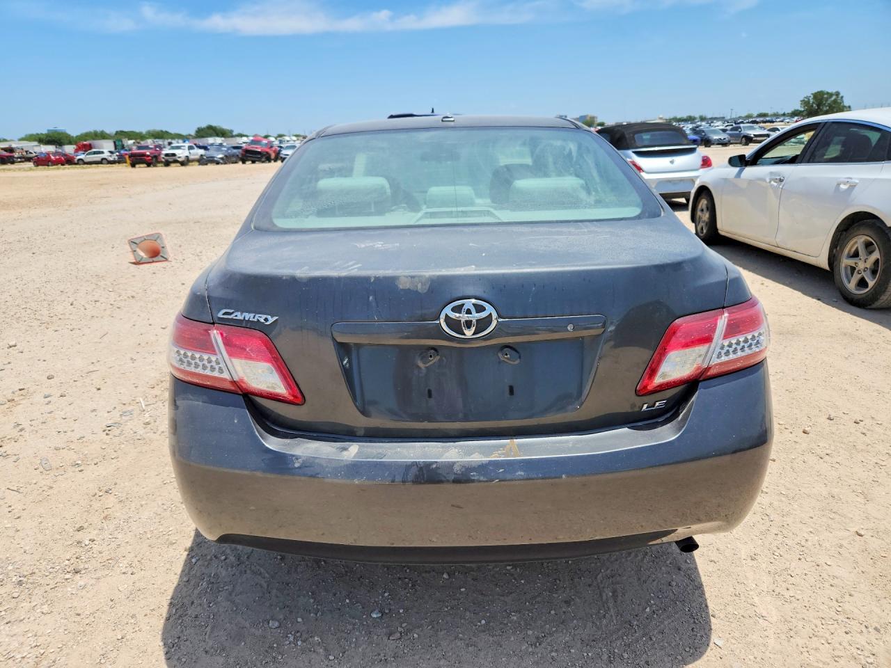 2011 Toyota Camry Le Gray vin: 4T1BF3EK4BU127103