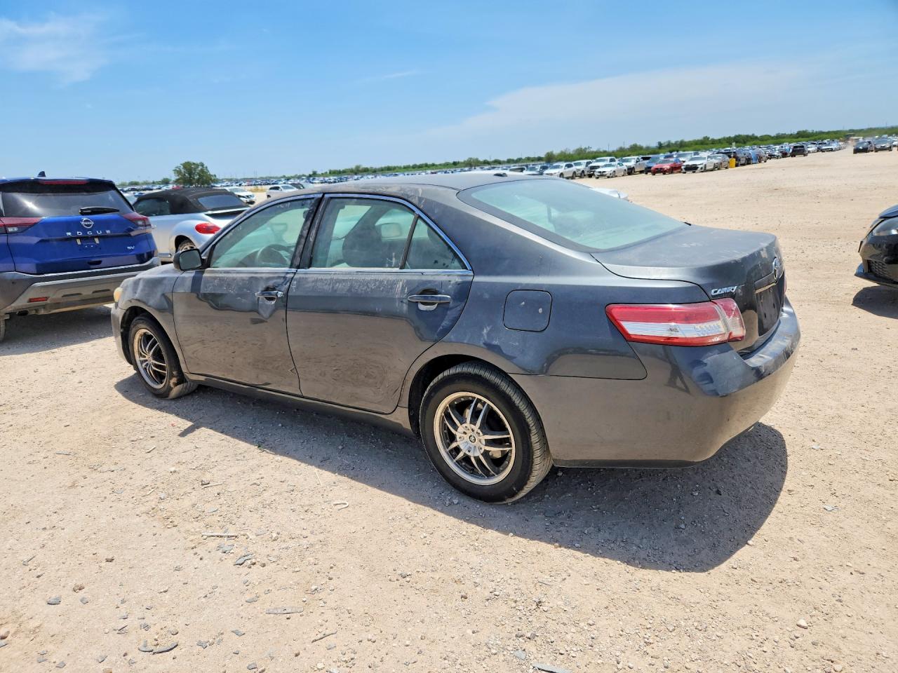 2011 Toyota Camry Le Gray vin: 4T1BF3EK4BU127103