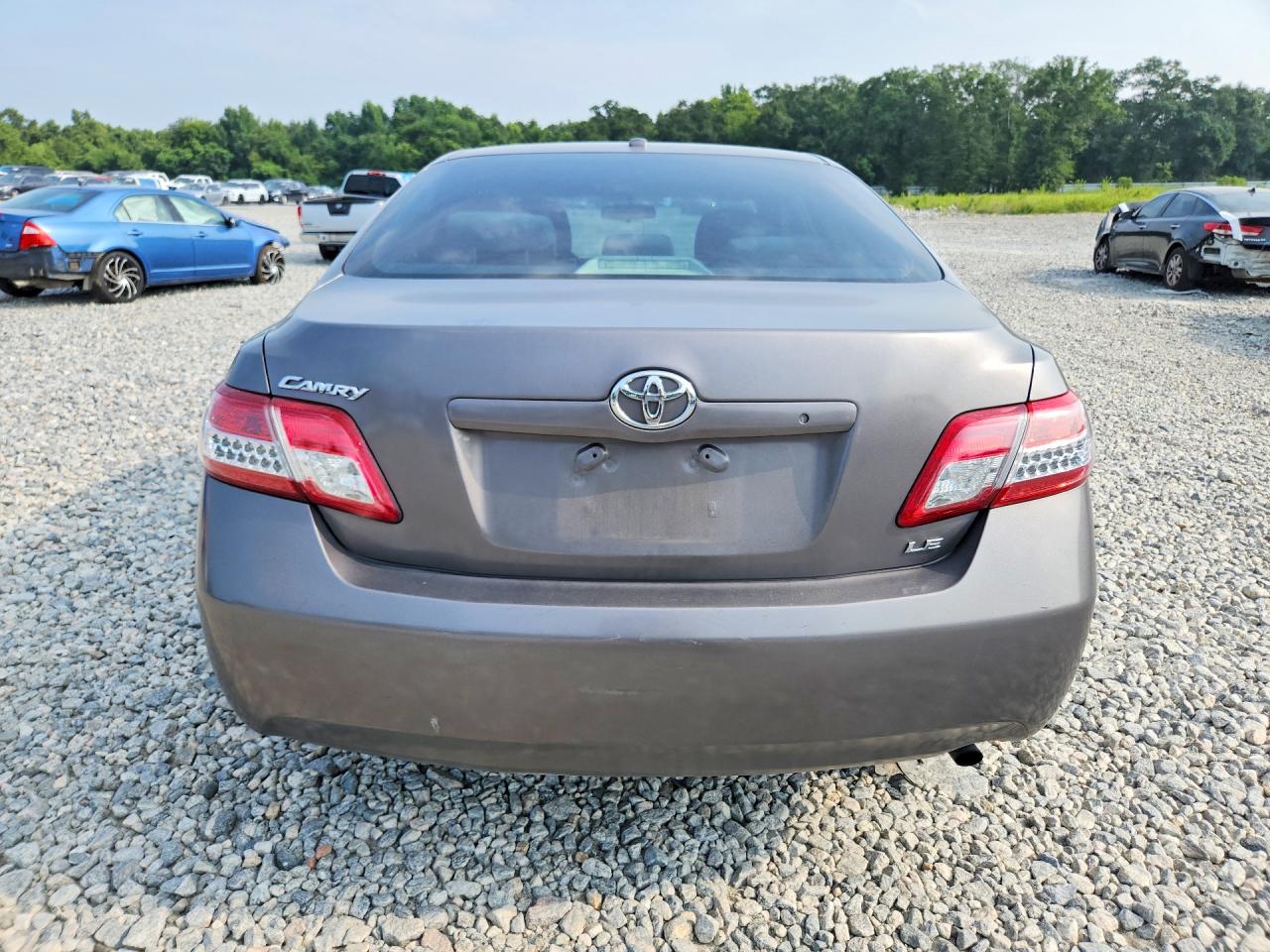 2011 Toyota Camry Le Gray vin: 4T1BF3EK4BU134777
