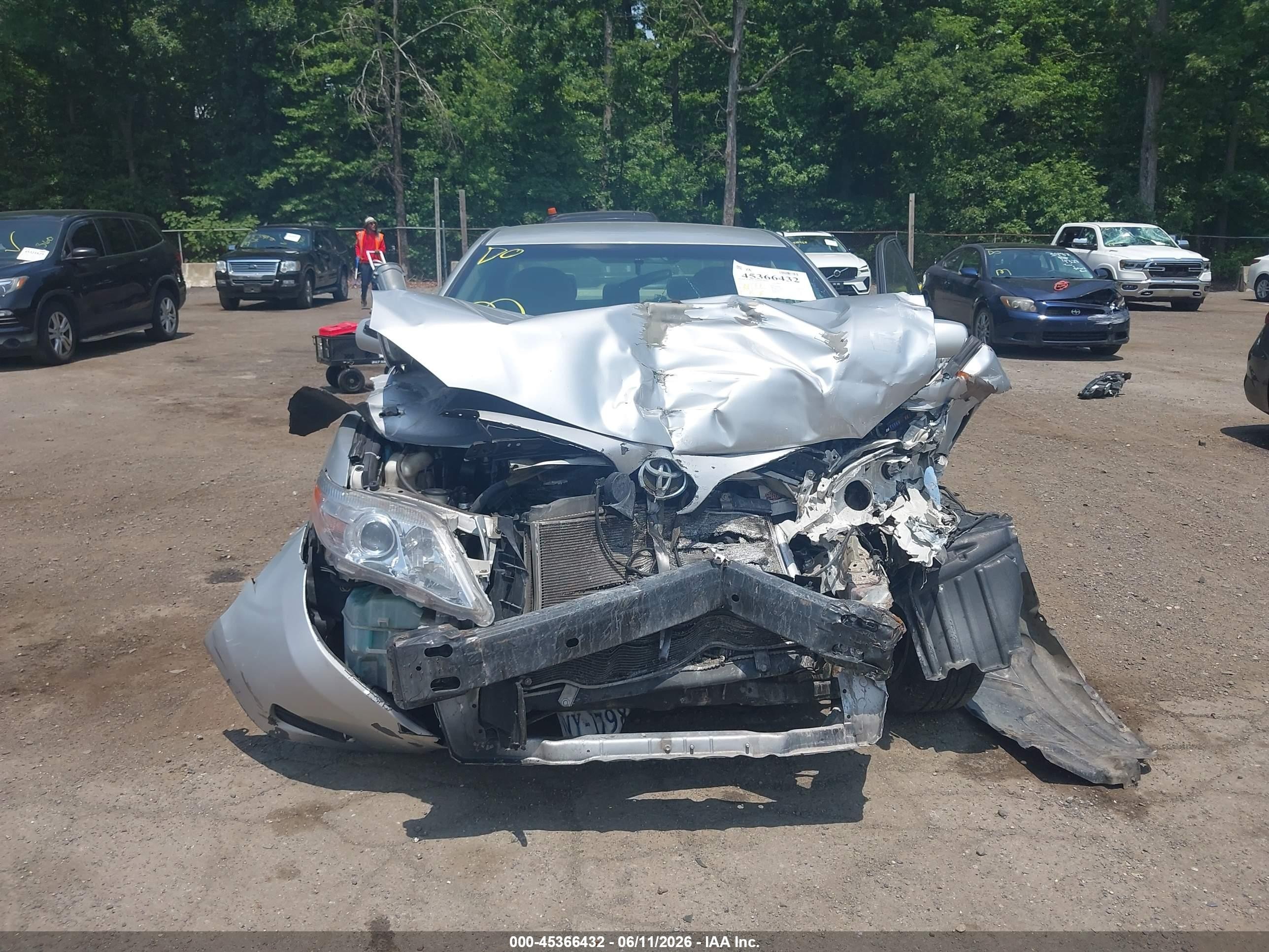 2011 Toyota Camry Le Silver vin: 4T1BF3EK4BU138165