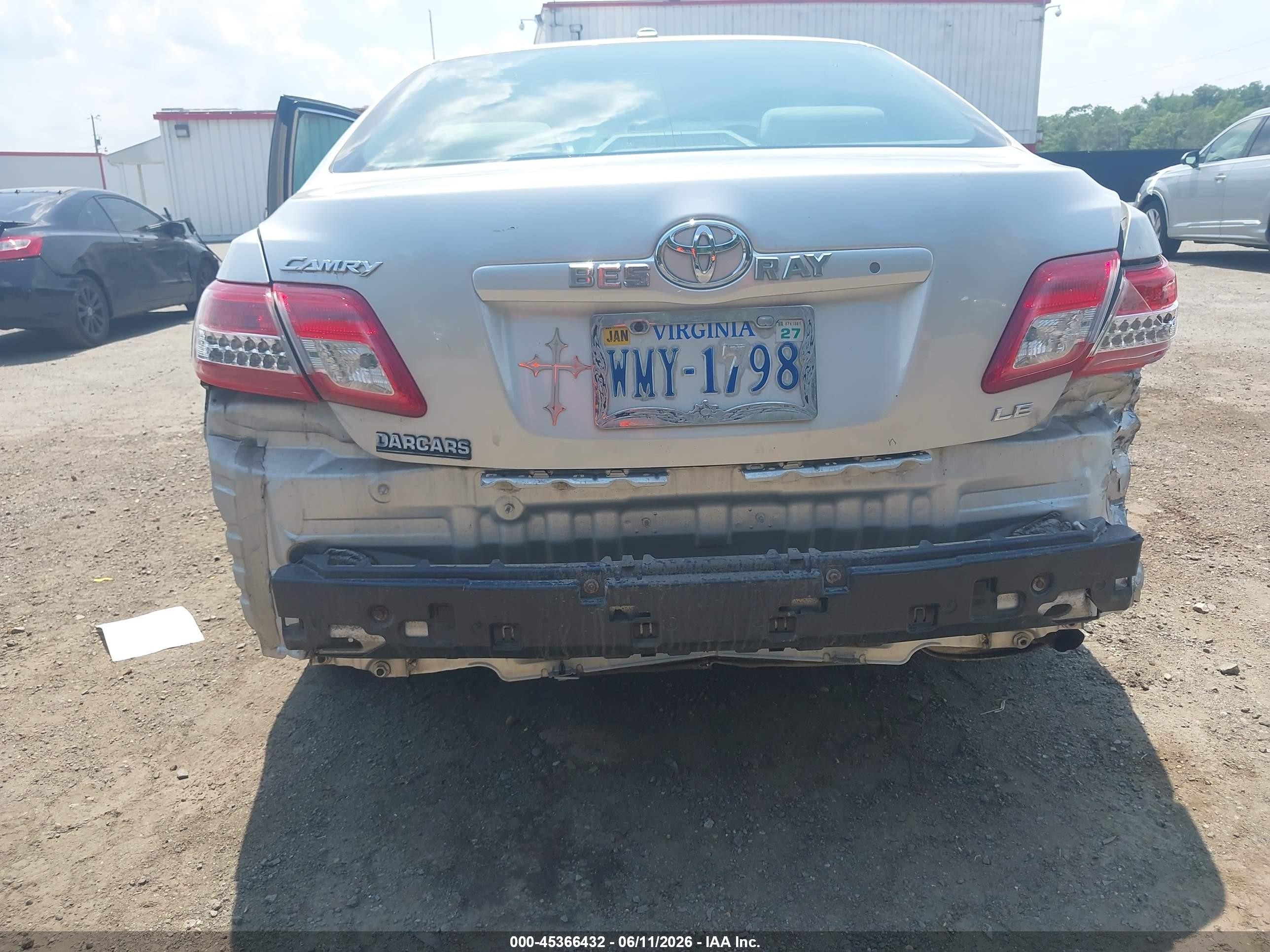 2011 Toyota Camry Le Silver vin: 4T1BF3EK4BU138165