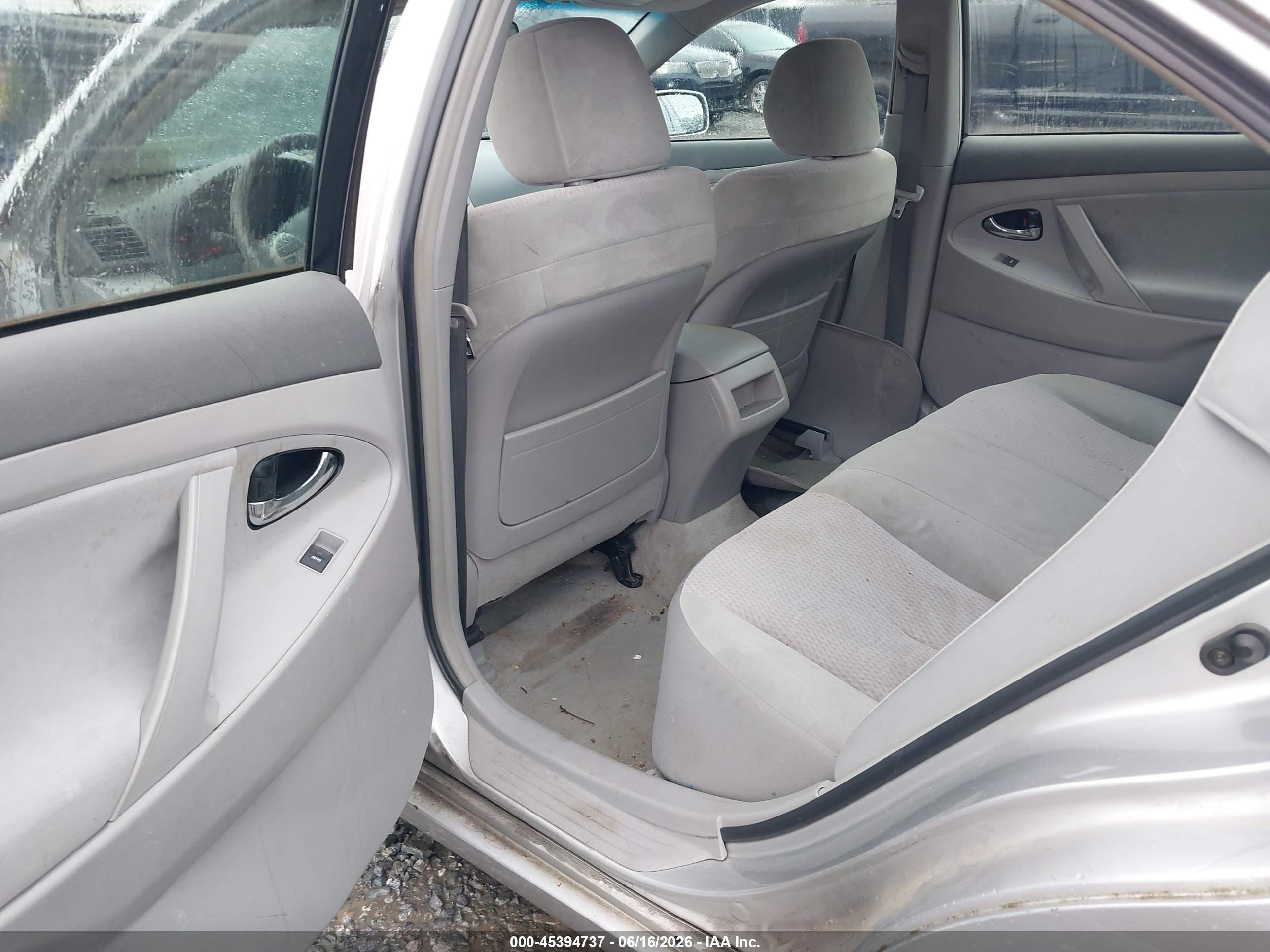 2011 Toyota Camry Le Серый vin: 4T1BF3EK4BU139283