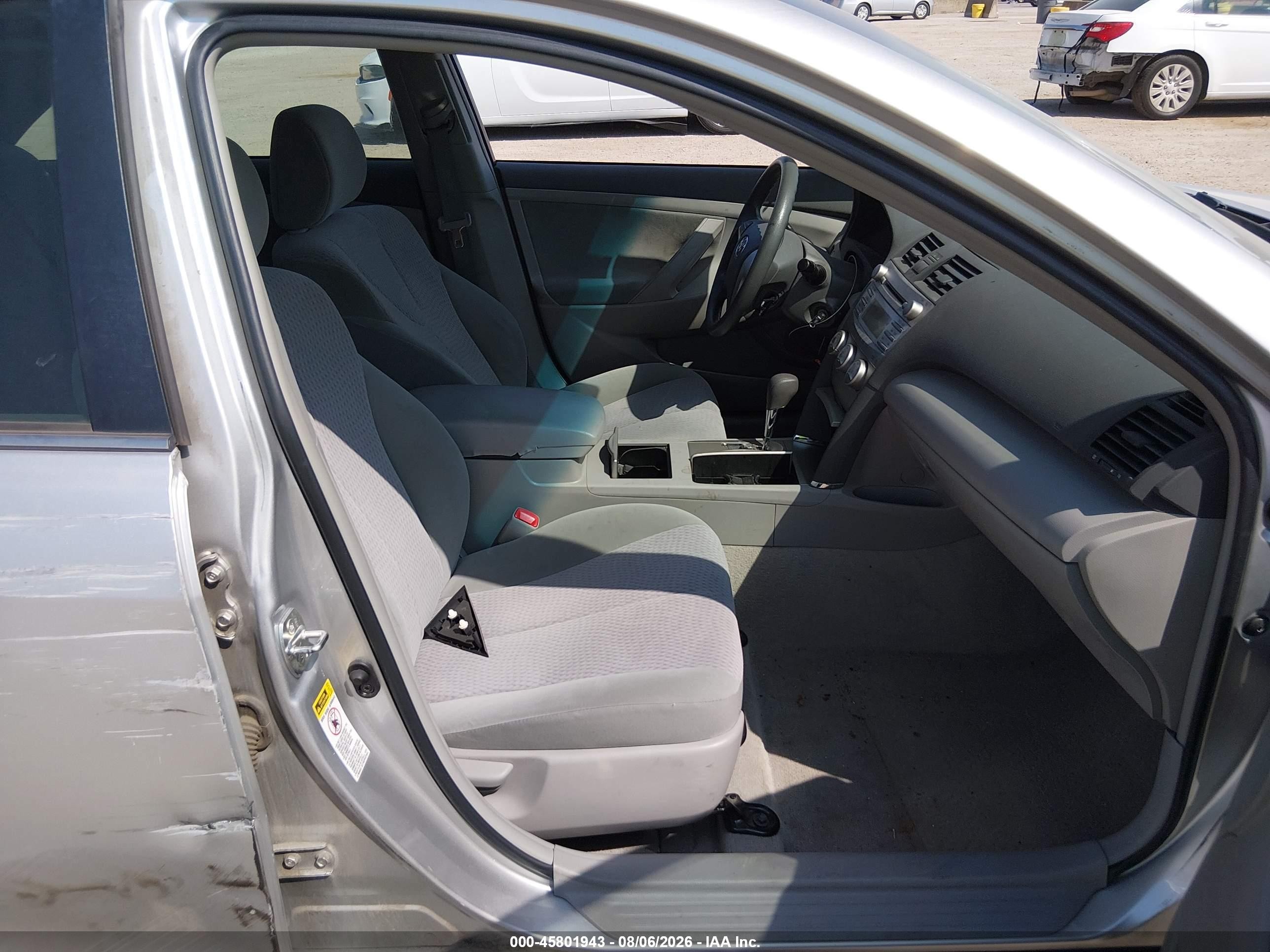 2011 Toyota Camry Le Серебряный vin: 4T1BF3EK4BU149036