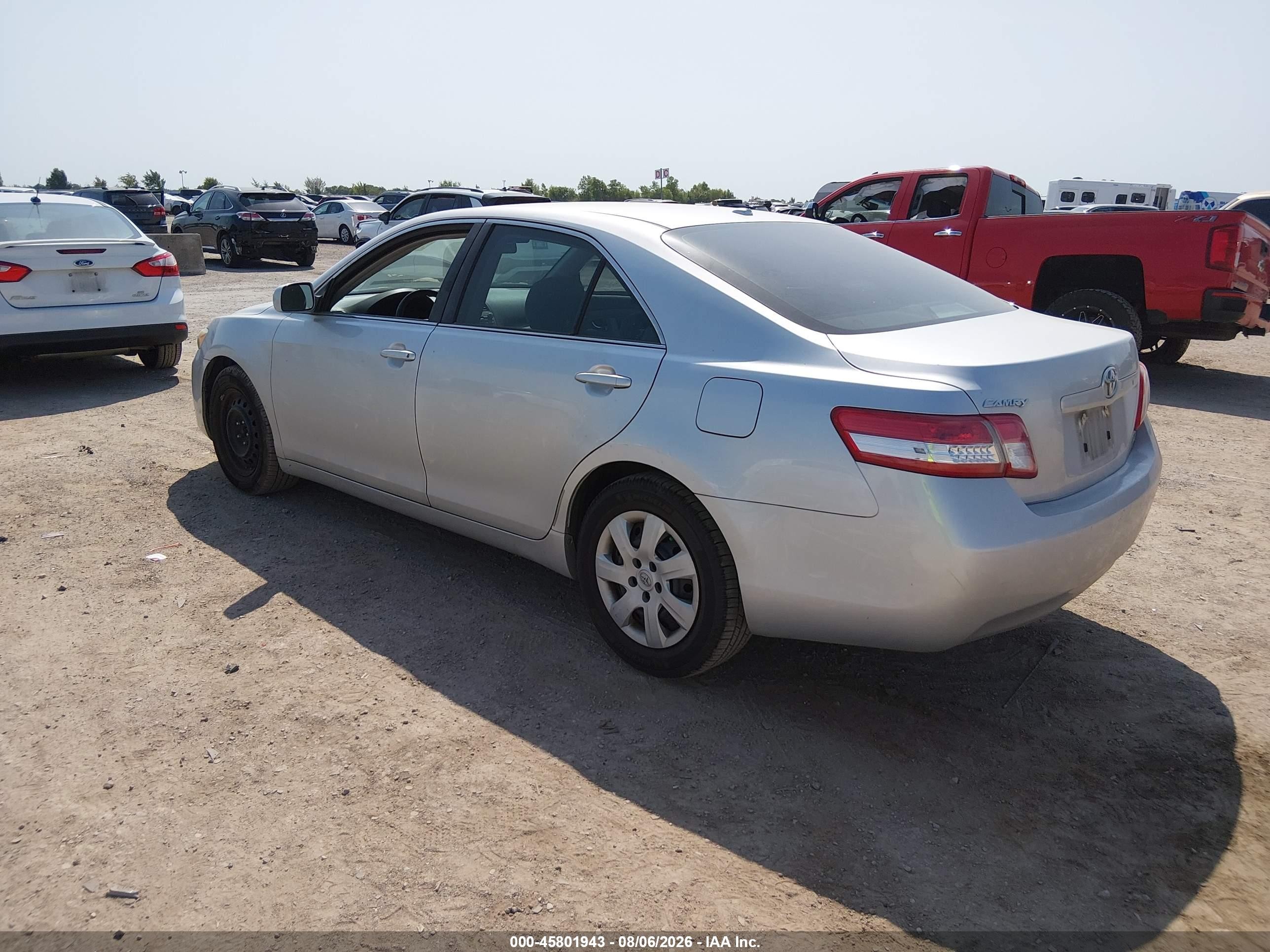 2011 Toyota Camry Le Серебряный vin: 4T1BF3EK4BU149036