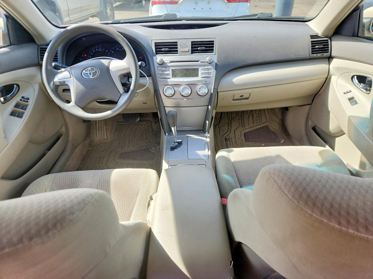 2011 Toyota Camry Le Gold vin: 4T1BF3EK4BU150459