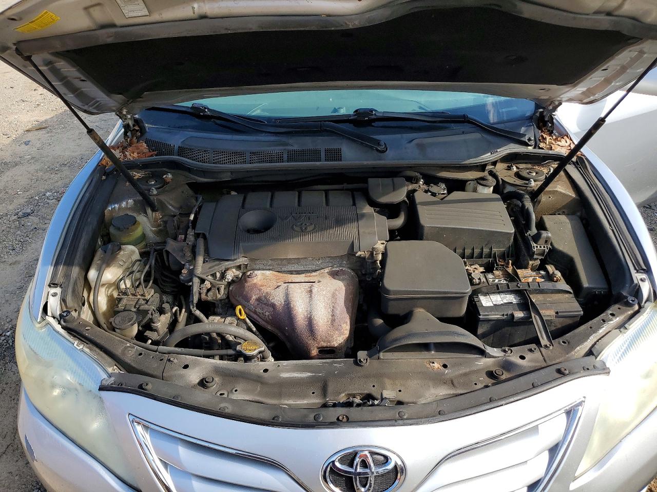 2011 Toyota Camry Le Silver vin: 4T1BF3EK4BU169173