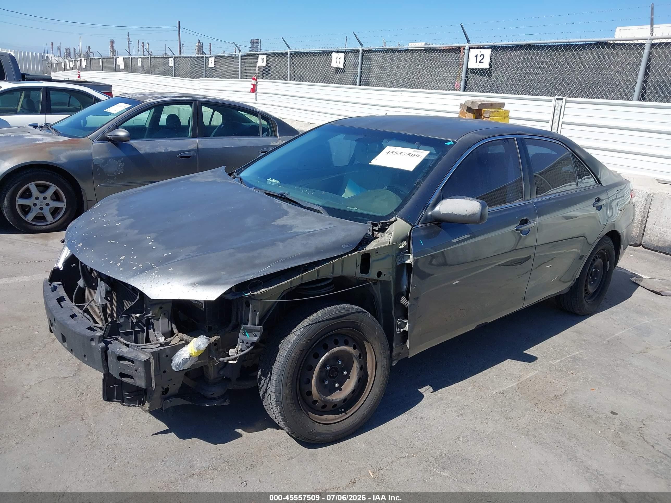 2011 Toyota Camry Le Gray vin: 4T1BF3EK4BU170789
