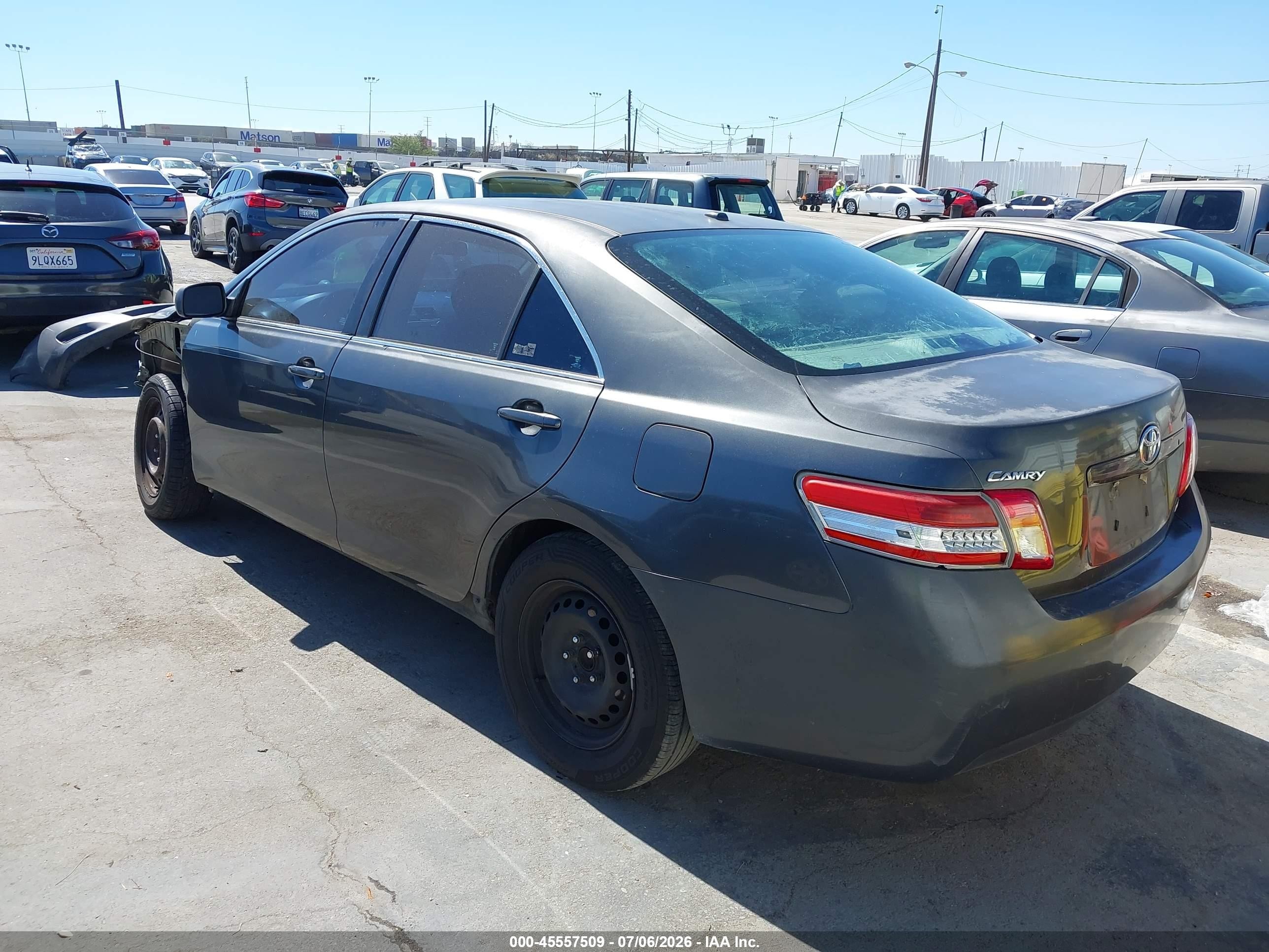 2011 Toyota Camry Le Gray vin: 4T1BF3EK4BU170789