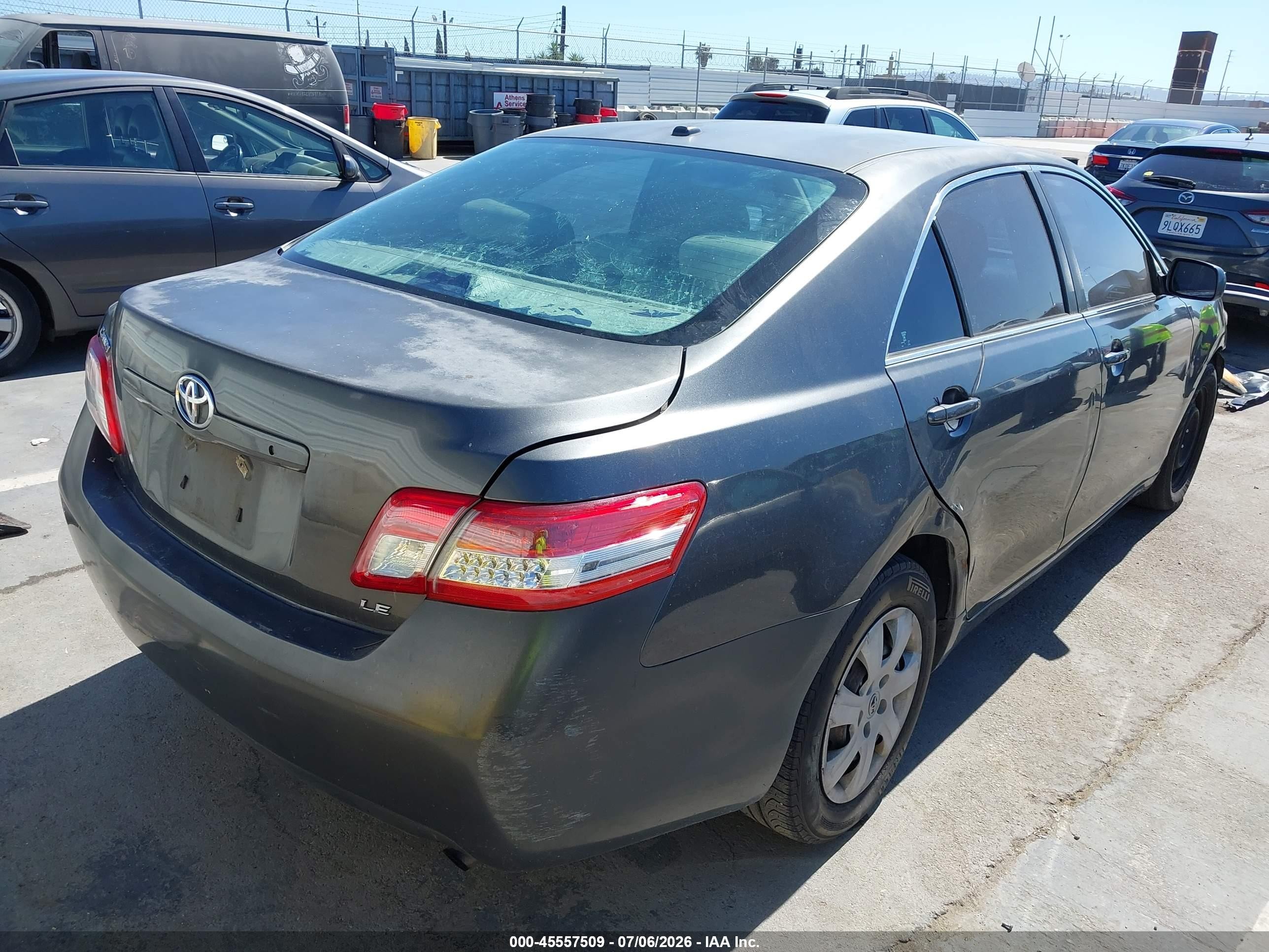 2011 Toyota Camry Le Gray vin: 4T1BF3EK4BU170789