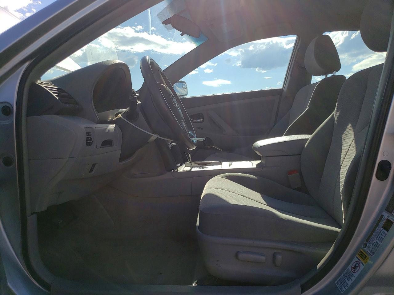 2011 Toyota Camry Le Silver vin: 4T1BF3EK4BU176009