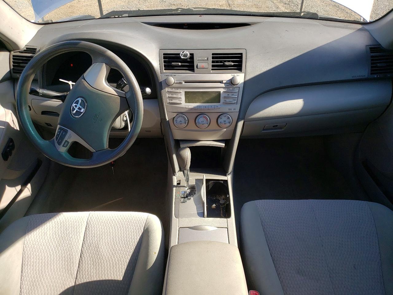 2011 Toyota Camry Le Silver vin: 4T1BF3EK4BU176009
