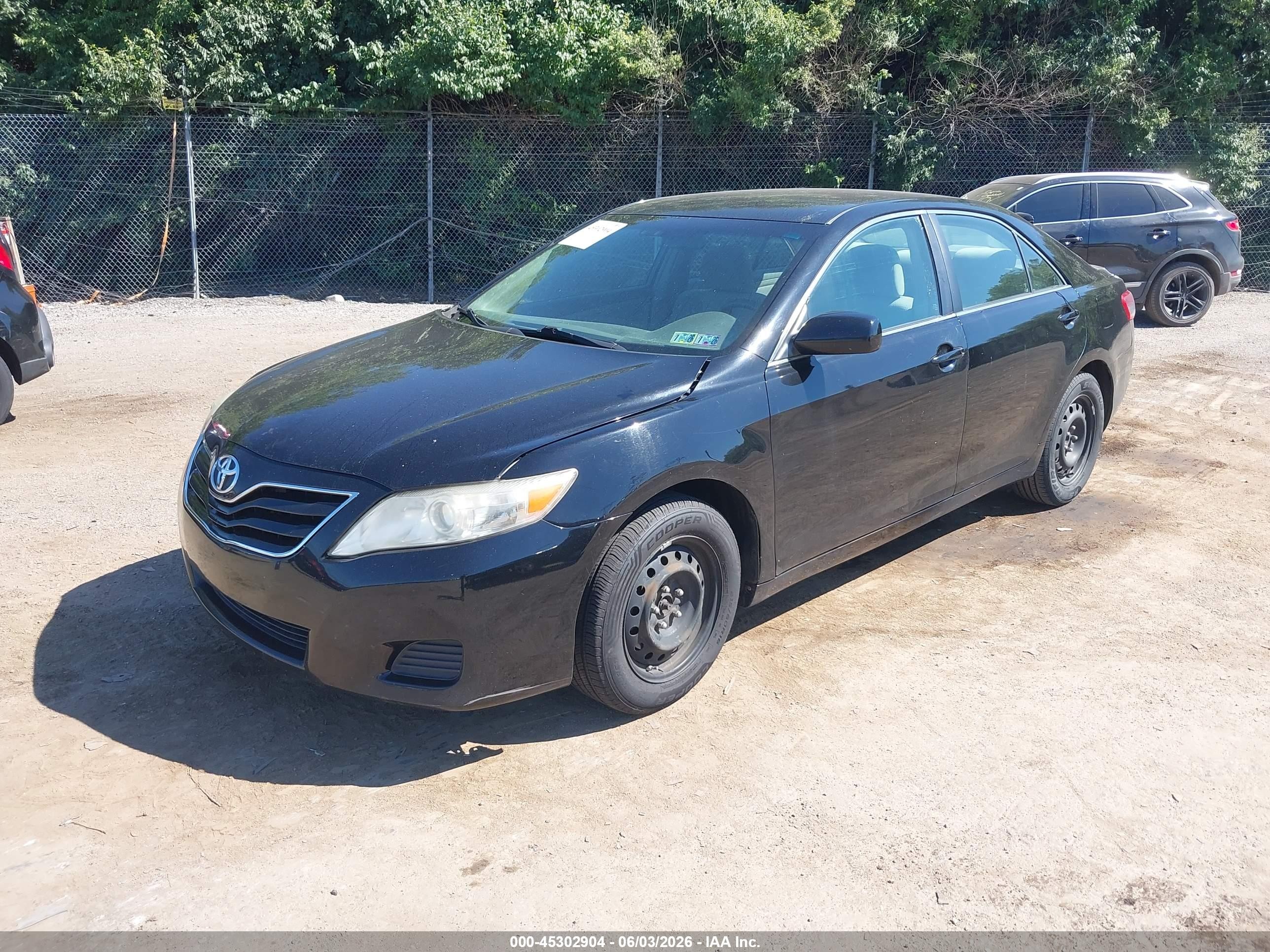 2011 Toyota Camry Le Black vin: 4T1BF3EK4BU182327
