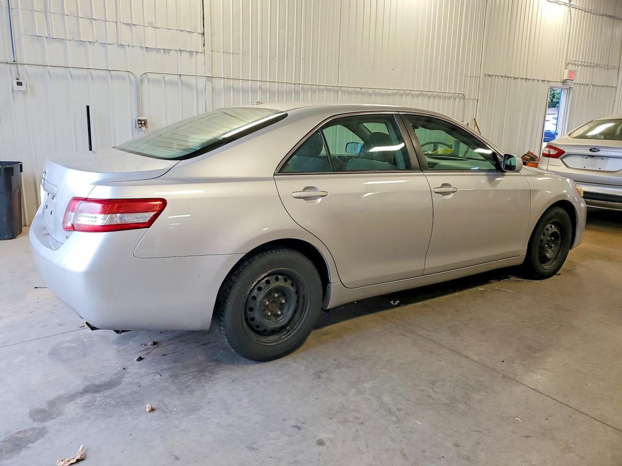 2011 Toyota Camry Le Silver vin: 4T1BF3EK4BU188550