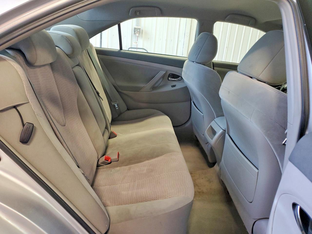 2011 Toyota Camry Le Silver vin: 4T1BF3EK4BU188550
