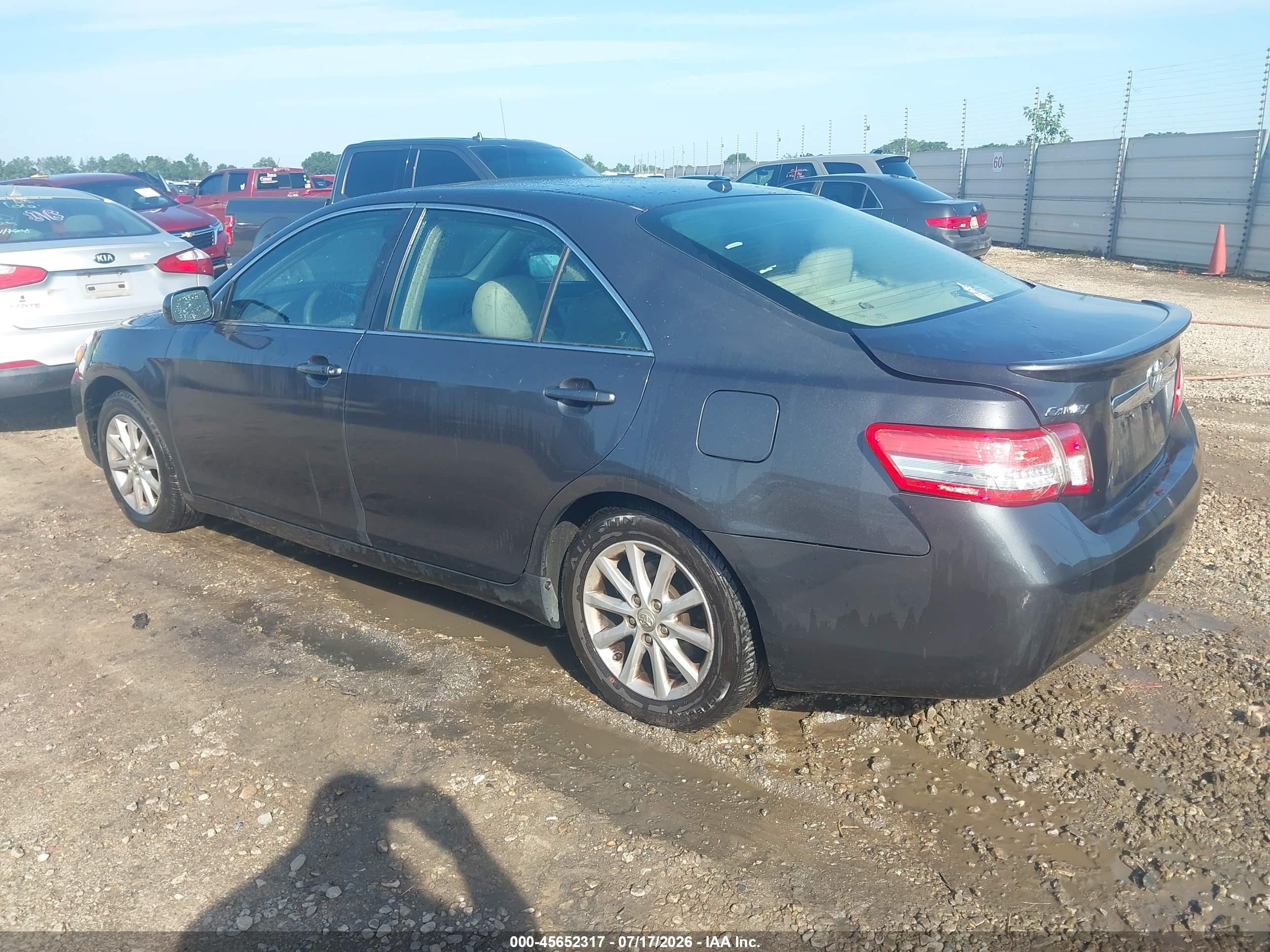 2011 Toyota Camry Xle Gray vin: 4T1BF3EK4BU192548