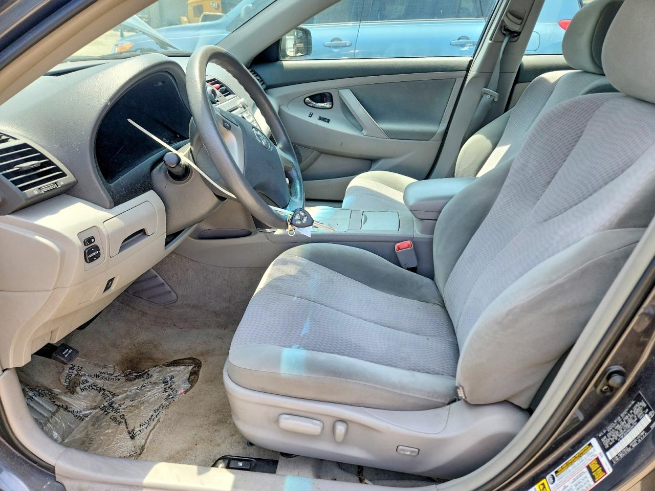 2011 Toyota Camry Le Gray vin: 4T1BF3EK4BU204794