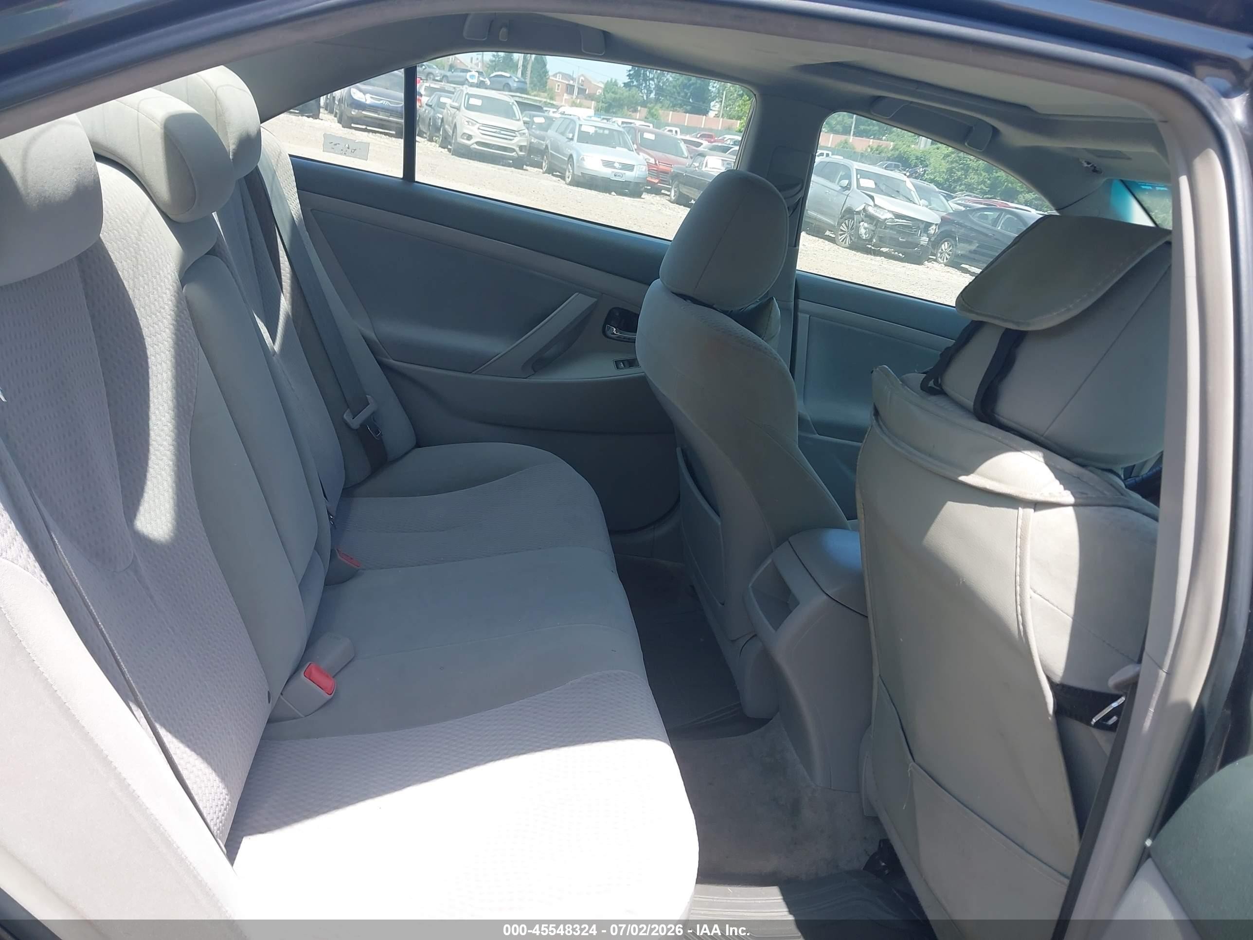 2011 Toyota Camry Le Gray vin: 4T1BF3EK4BU206559
