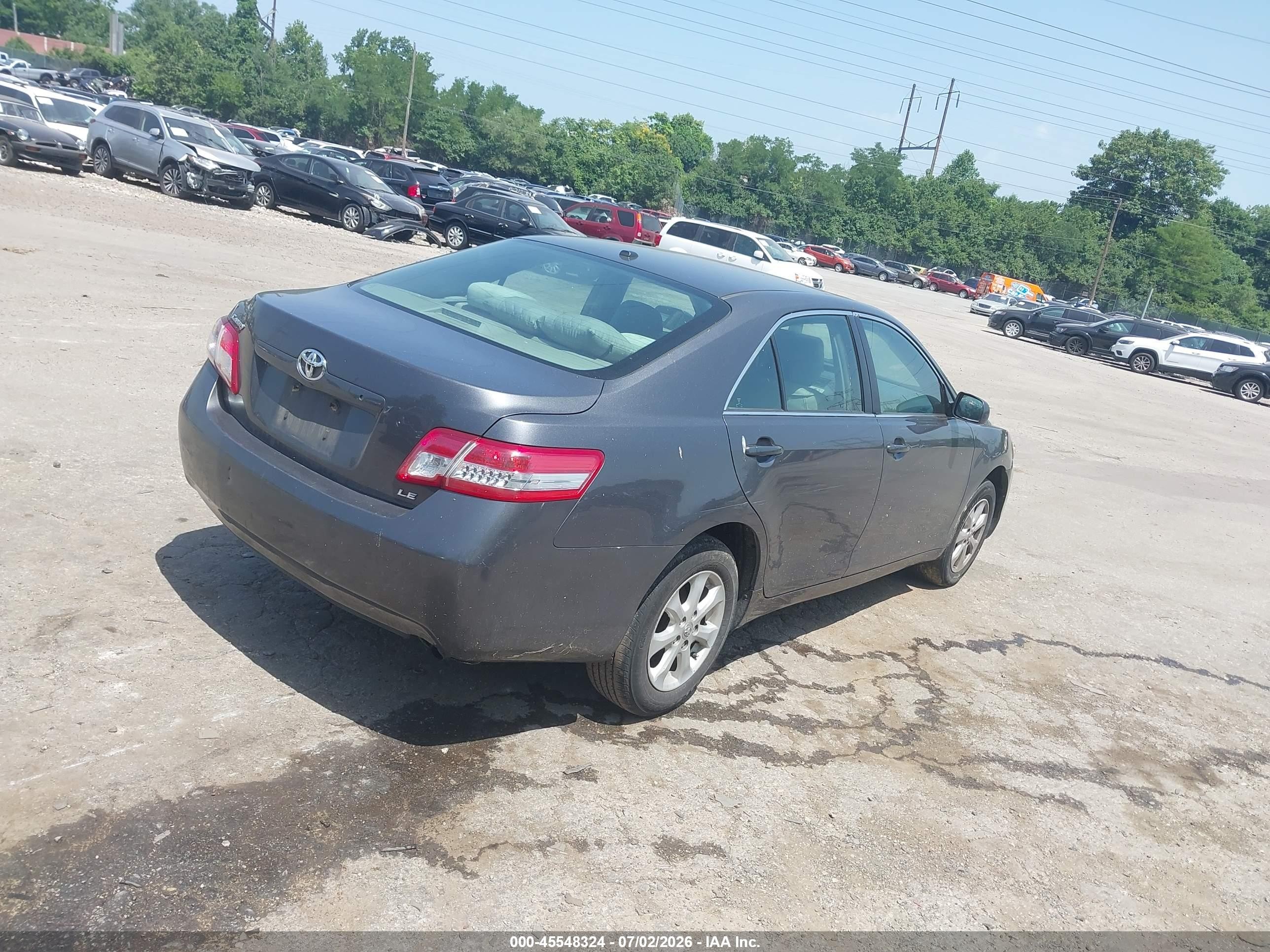 2011 Toyota Camry Le Gray vin: 4T1BF3EK4BU206559