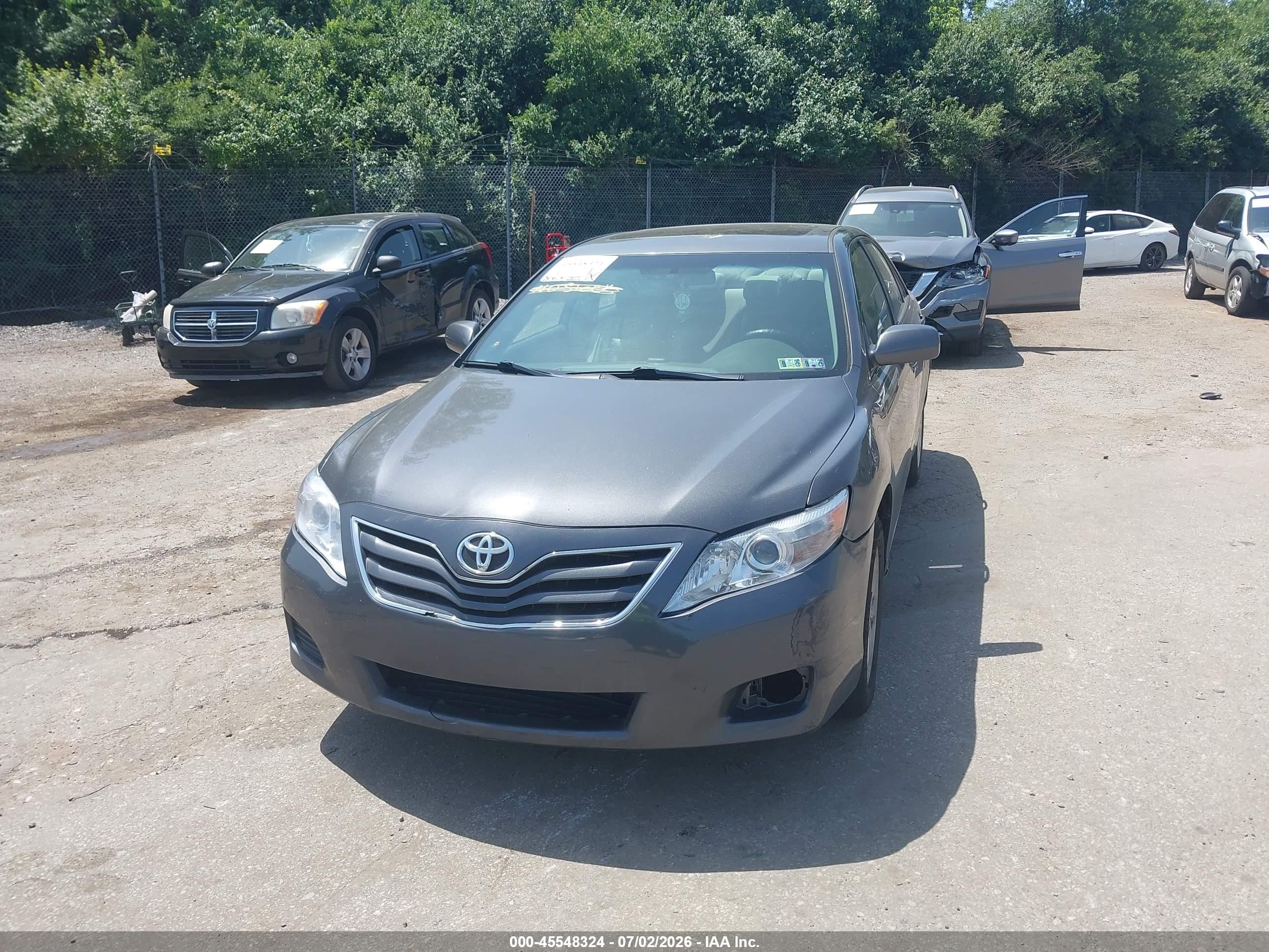 2011 Toyota Camry Le Gray vin: 4T1BF3EK4BU206559