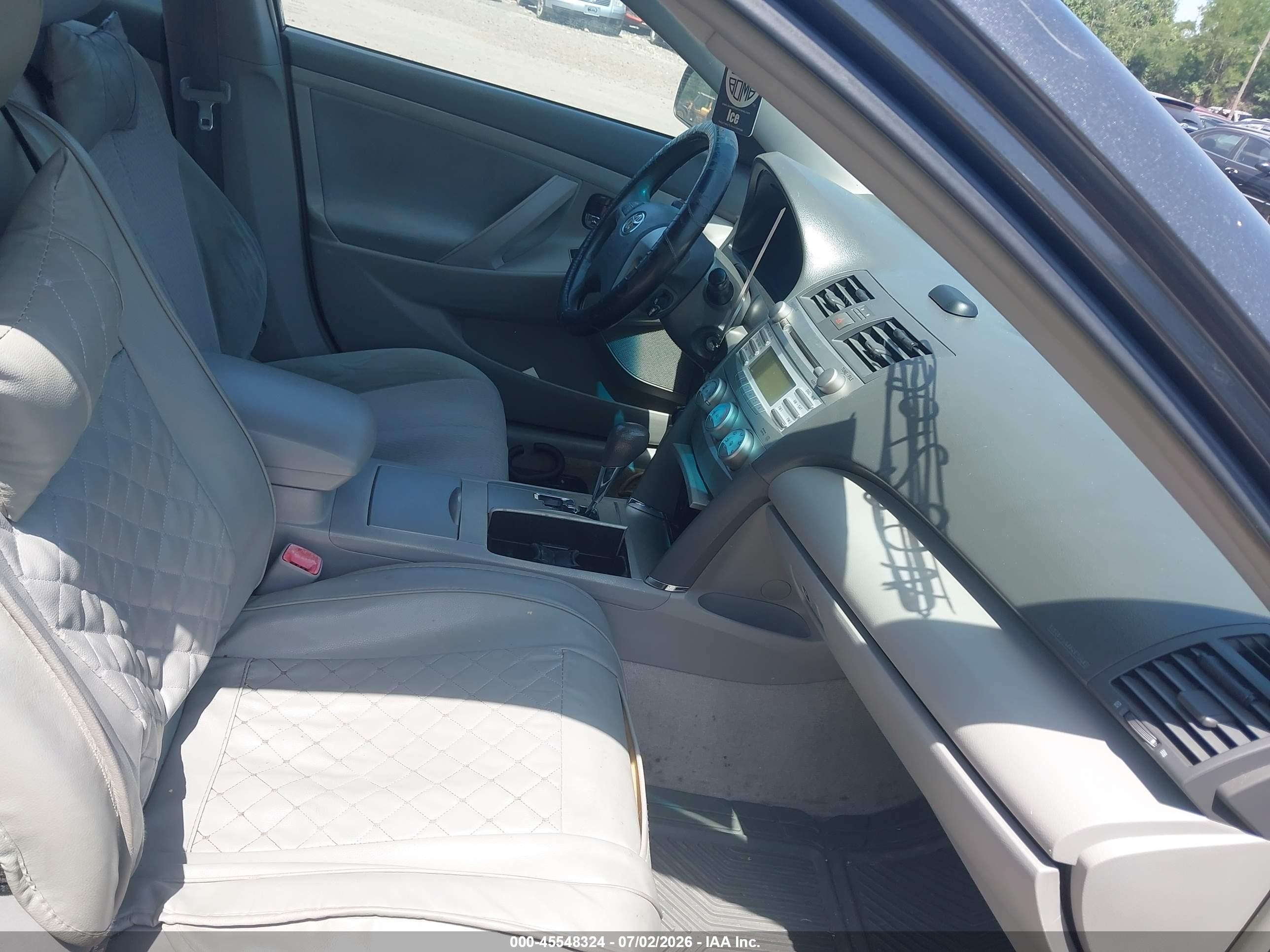 2011 Toyota Camry Le Gray vin: 4T1BF3EK4BU206559