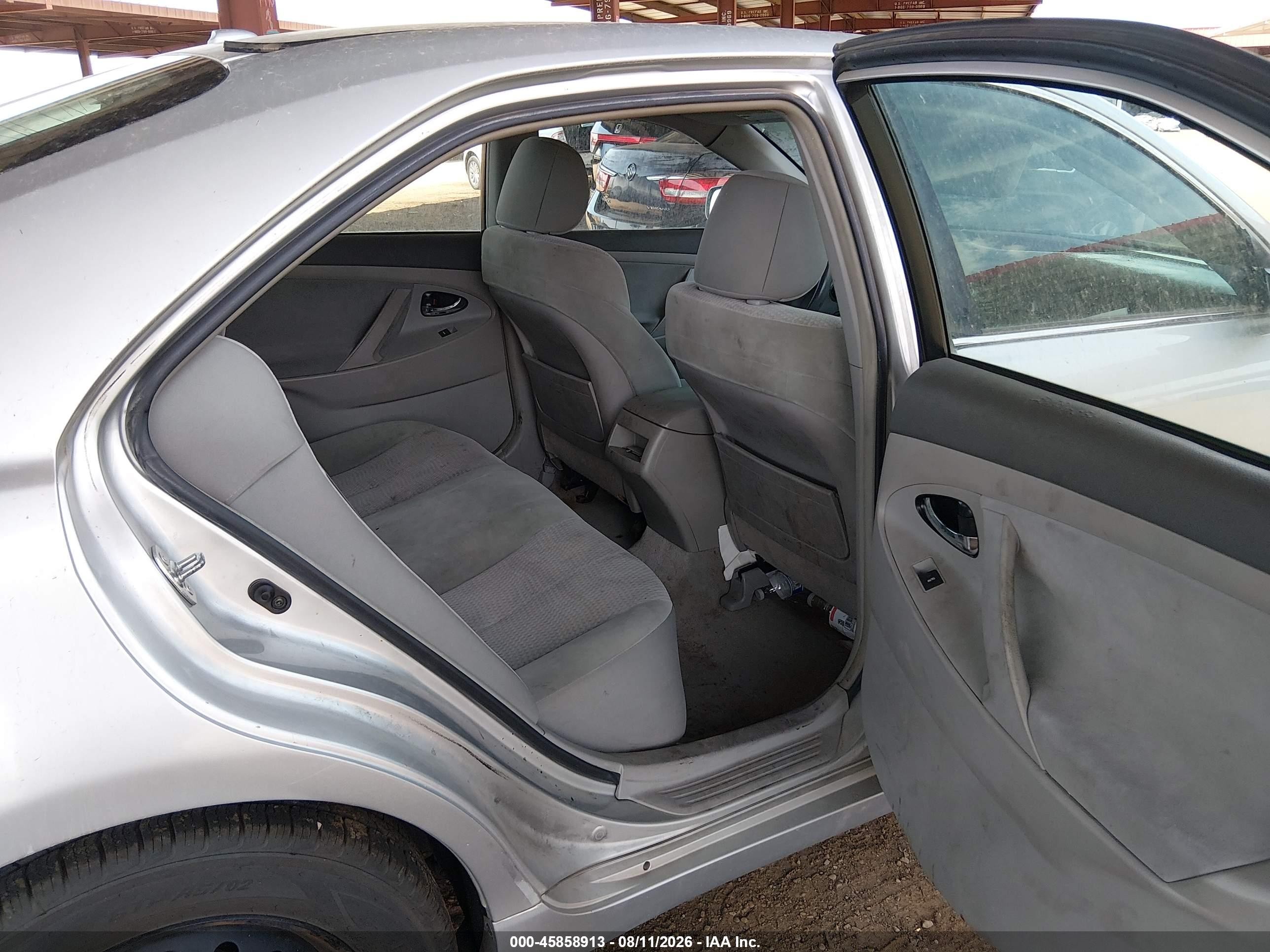 2011 Toyota Camry Le Silver vin: 4T1BF3EK4BU212684