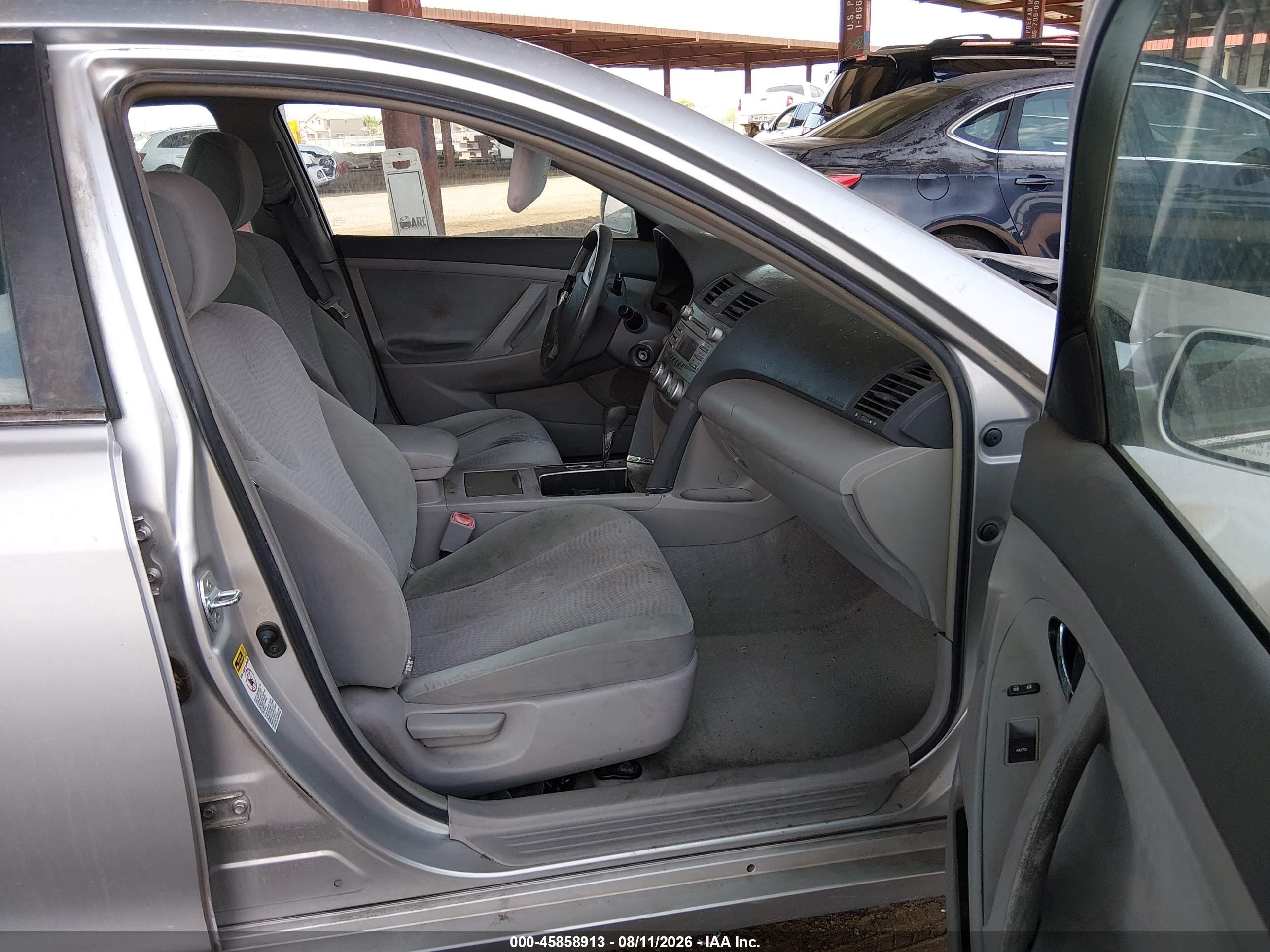 2011 Toyota Camry Le Silver vin: 4T1BF3EK4BU212684