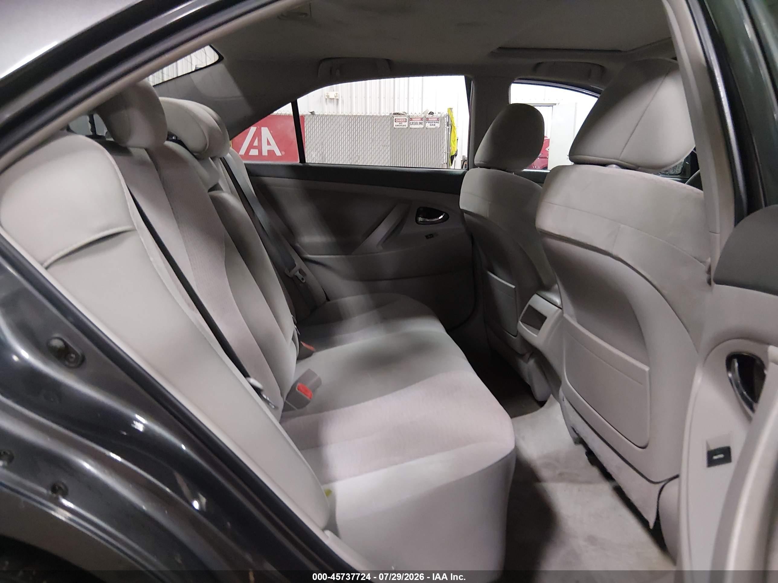 2011 Toyota Camry Le Gray vin: 4T1BF3EK4BU230893