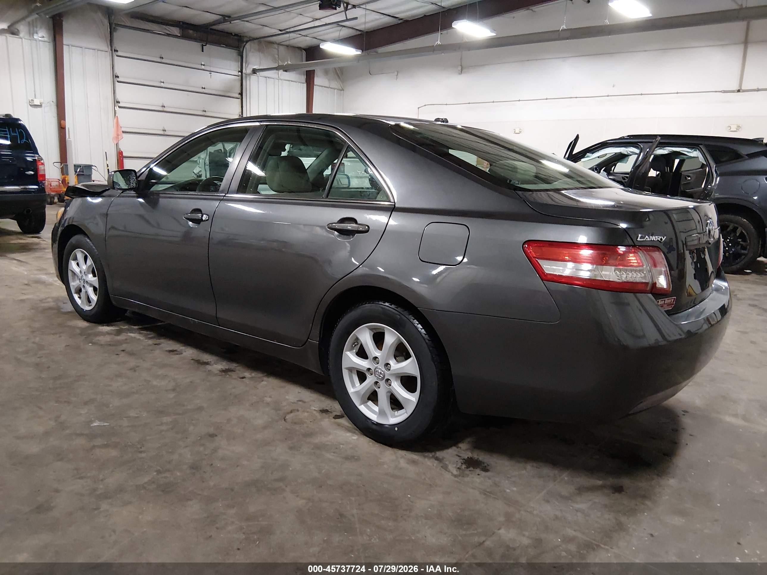 2011 Toyota Camry Le Gray vin: 4T1BF3EK4BU230893