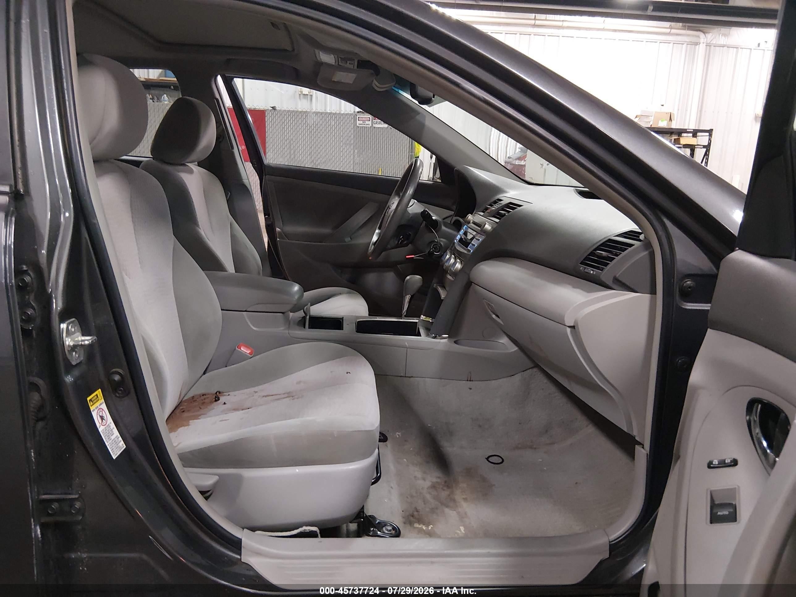 2011 Toyota Camry Le Gray vin: 4T1BF3EK4BU230893