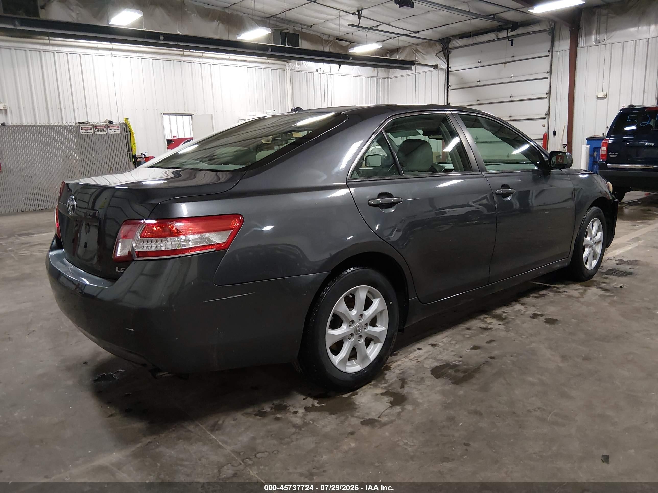 2011 Toyota Camry Le Gray vin: 4T1BF3EK4BU230893