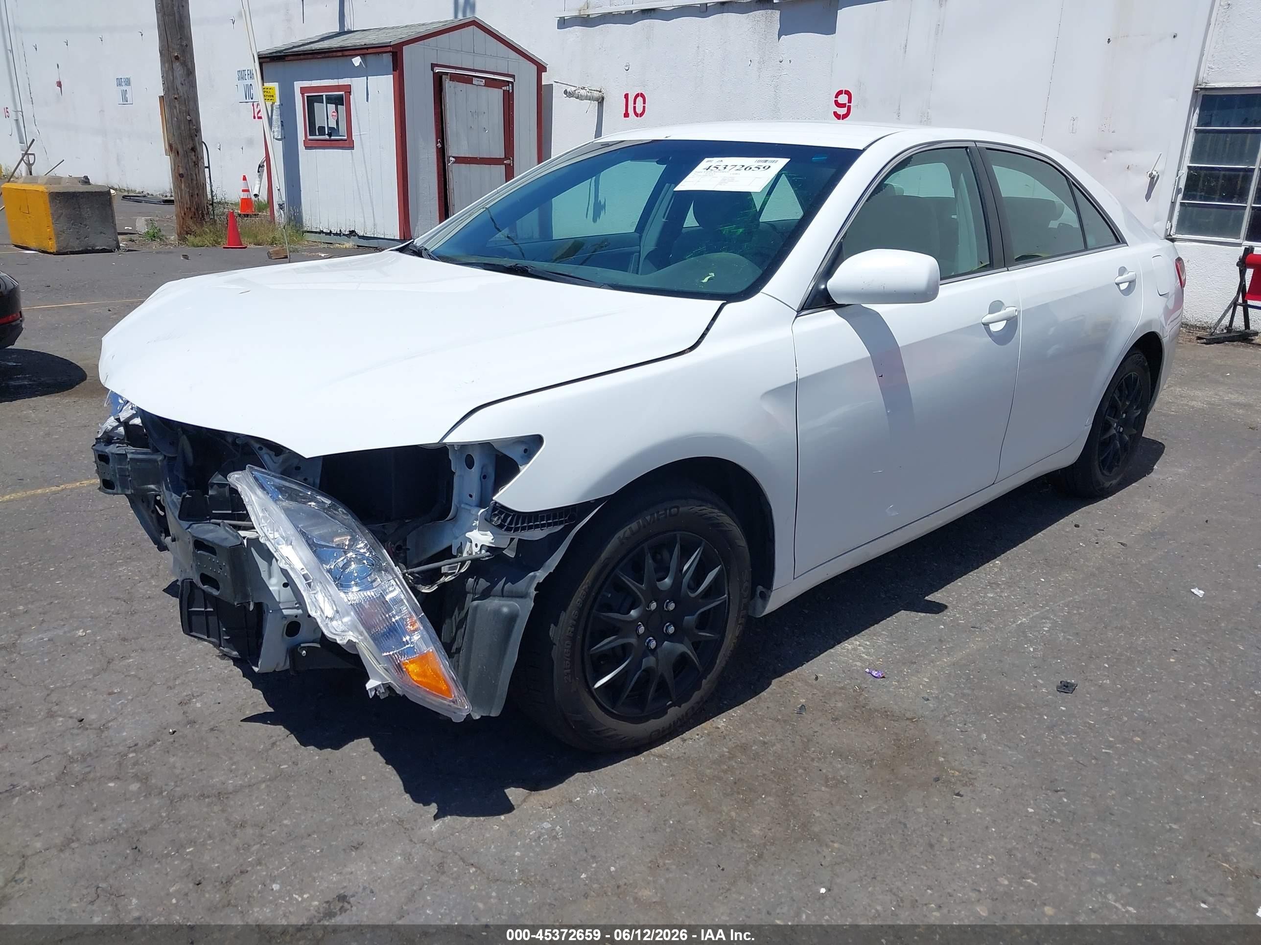 2011 Toyota Camry Le White vin: 4T1BF3EK4BU588141