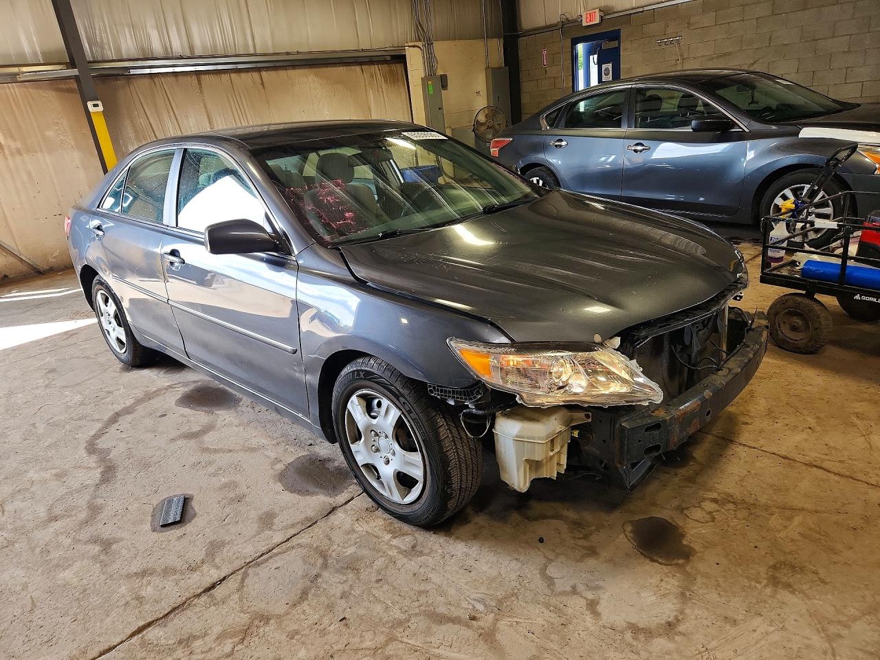 2011 Toyota Camry Le Charcoal vin: 4T1BF3EK4BU598880