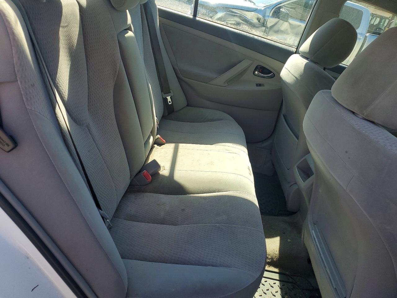 2011 Toyota Camry Le White vin: 4T1BF3EK4BU601034